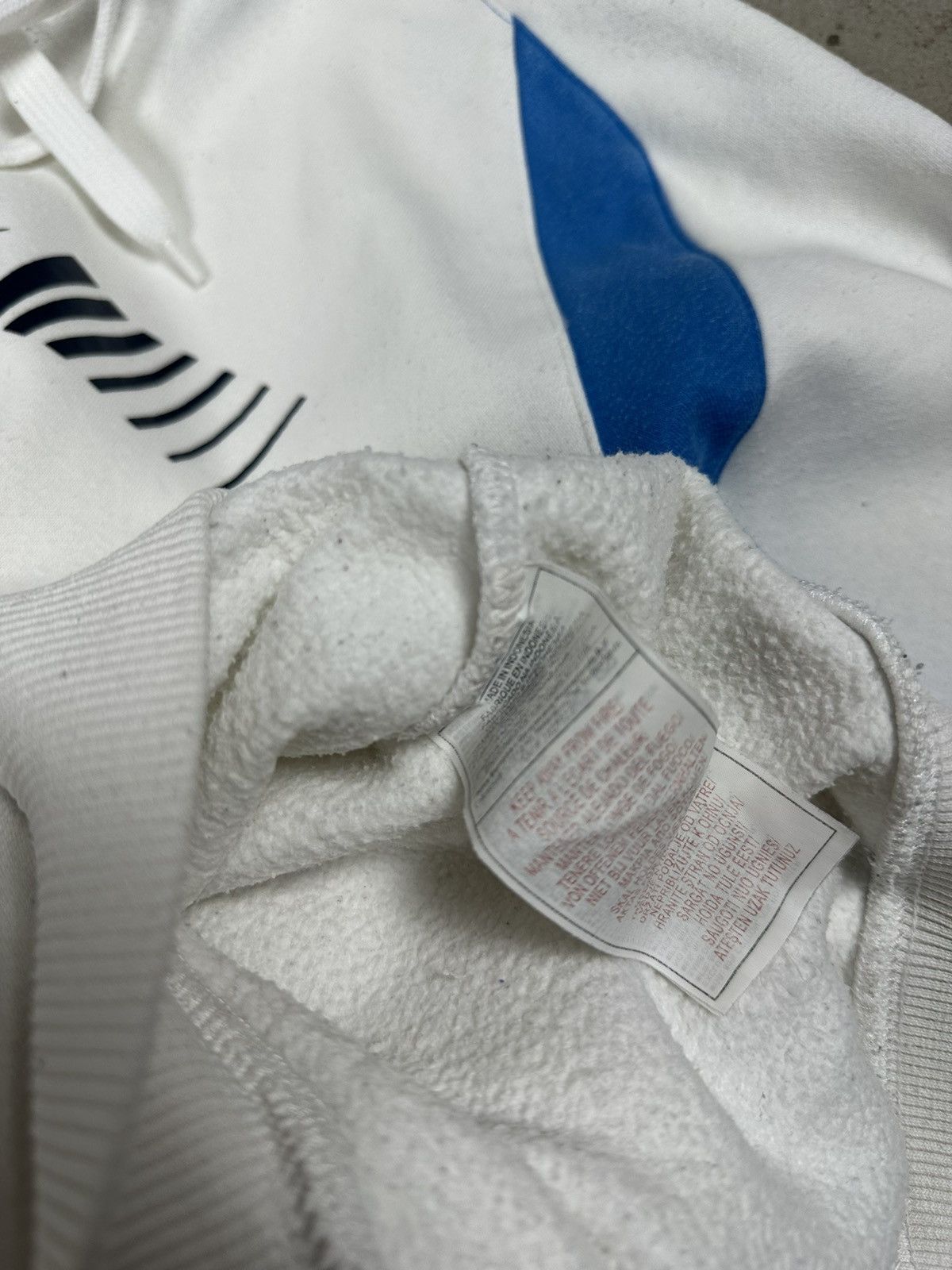 Nike Vintage y2k Nike White Center Swoosh Hoodie Sweatshirt Size US L / EU 52-54 / 3 - 10 Thumbnail