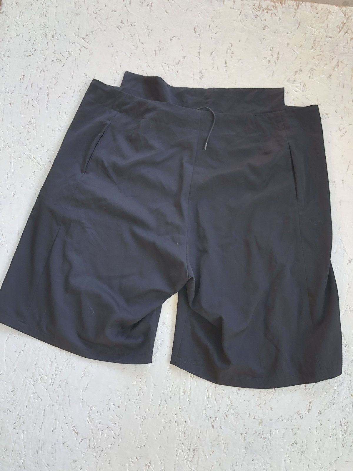 image of Limi Feu Shortpant in Black, Men's (Size 30)