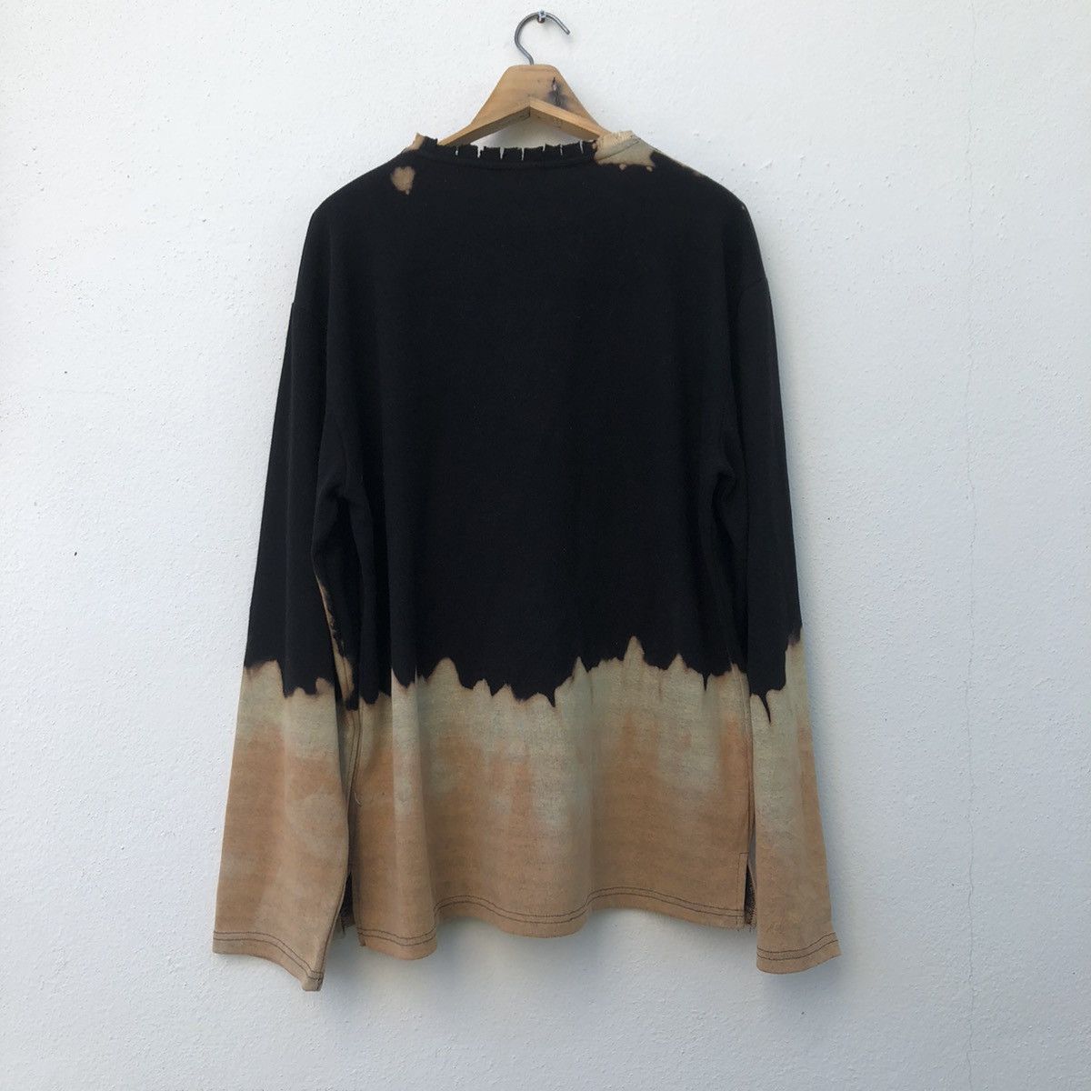 Japanese Brand Distressed Acid Wash Long Sleeve Nice Design Size US L / EU 52-54 / 3 - 5 Thumbnail
