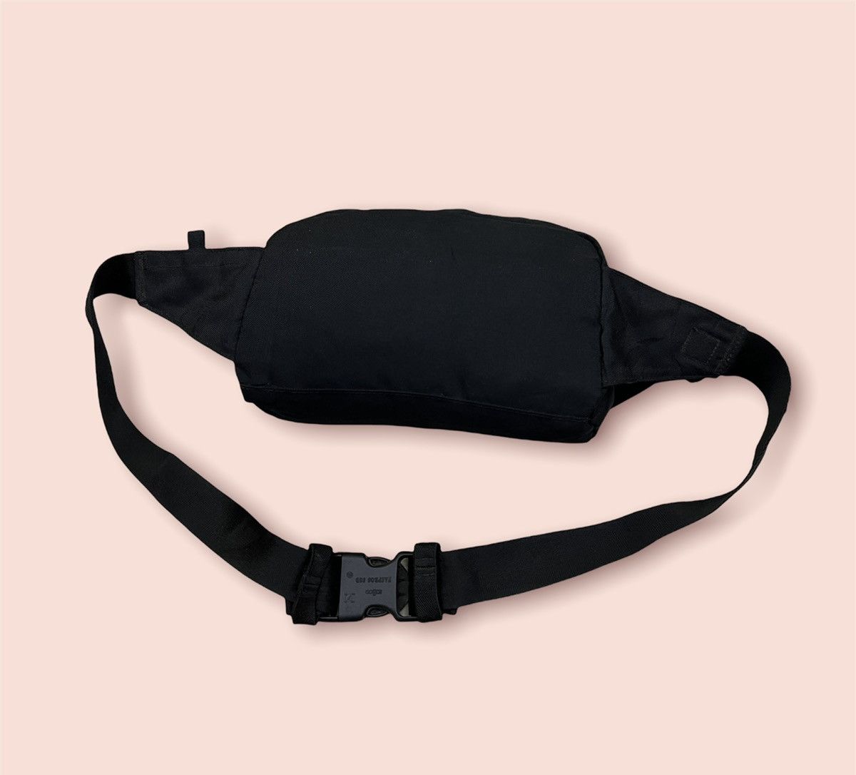 Japanese Brand × Jun Takahashi × Uniqlo UNIQLO FANNY PAC / WAISTBAG / HIP BAG Size ONE SIZE - 3 Thumbnail