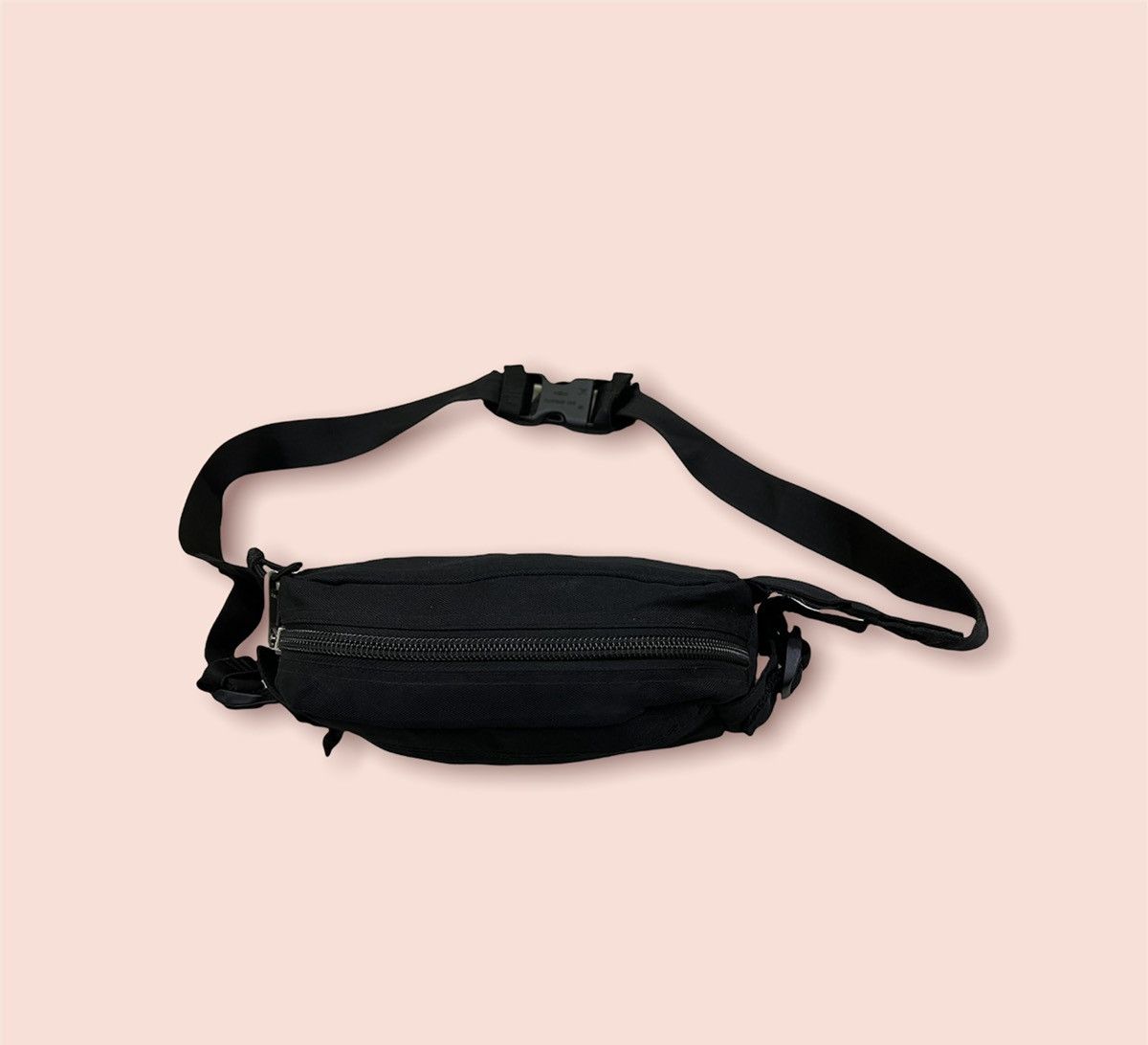 Japanese Brand × Jun Takahashi × Uniqlo UNIQLO FANNY PAC / WAISTBAG / HIP BAG Size ONE SIZE - 5 Thumbnail