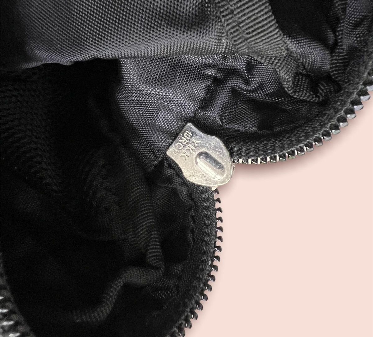 Japanese Brand × Jun Takahashi × Uniqlo UNIQLO FANNY PAC / WAISTBAG / HIP BAG Size ONE SIZE - 10 Thumbnail