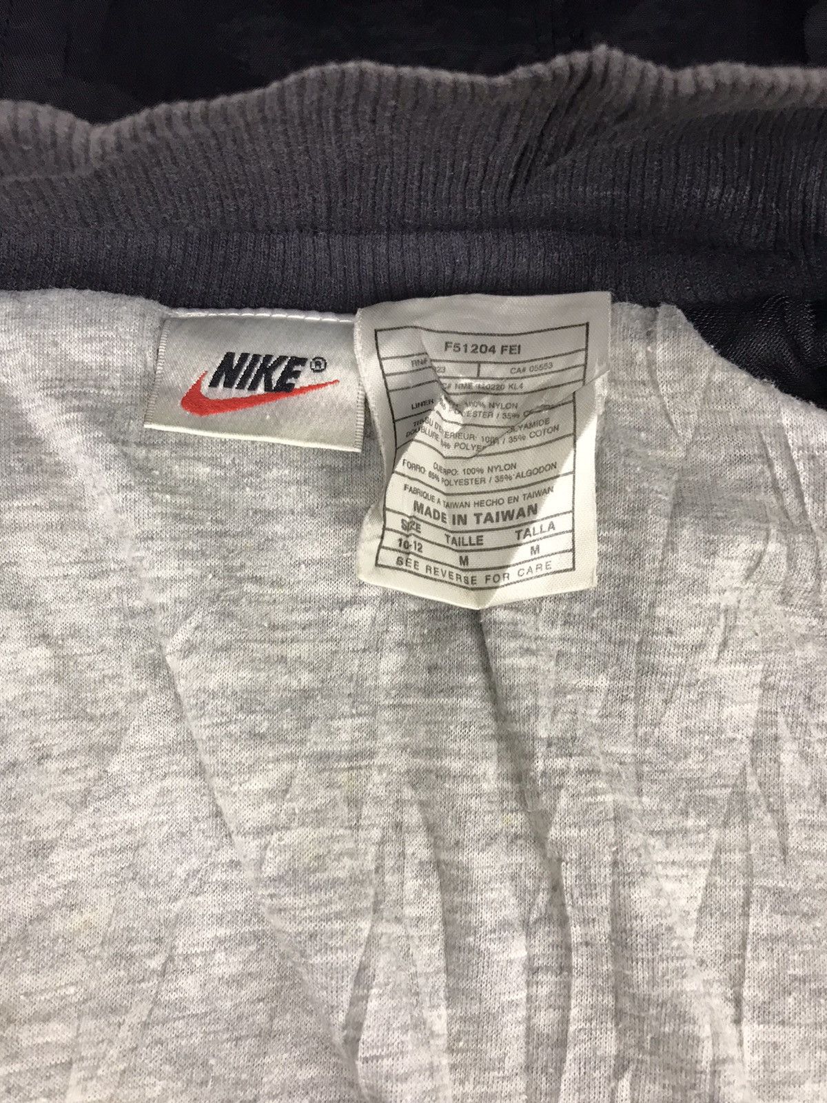 Nike Vintage Nike Padded Blanket Inner Sweatshirt Jacket Hoodie Size US S / EU 44-46 / 1 - 4 Thumbnail