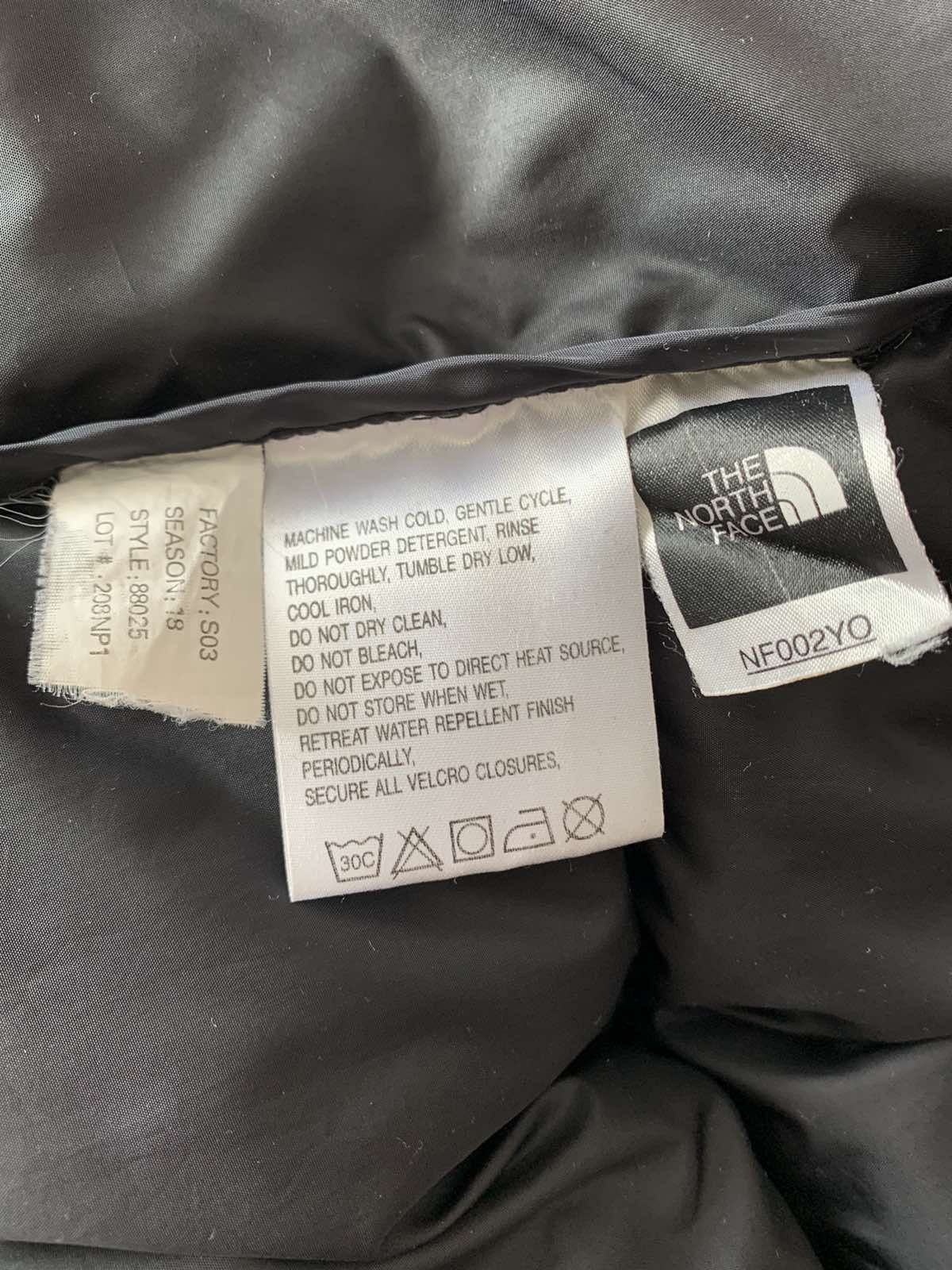 The North Face 🔥 Vintage The North Face Nuptse Jacket Size US L / EU 52-54 / 3 - 13 Thumbnail