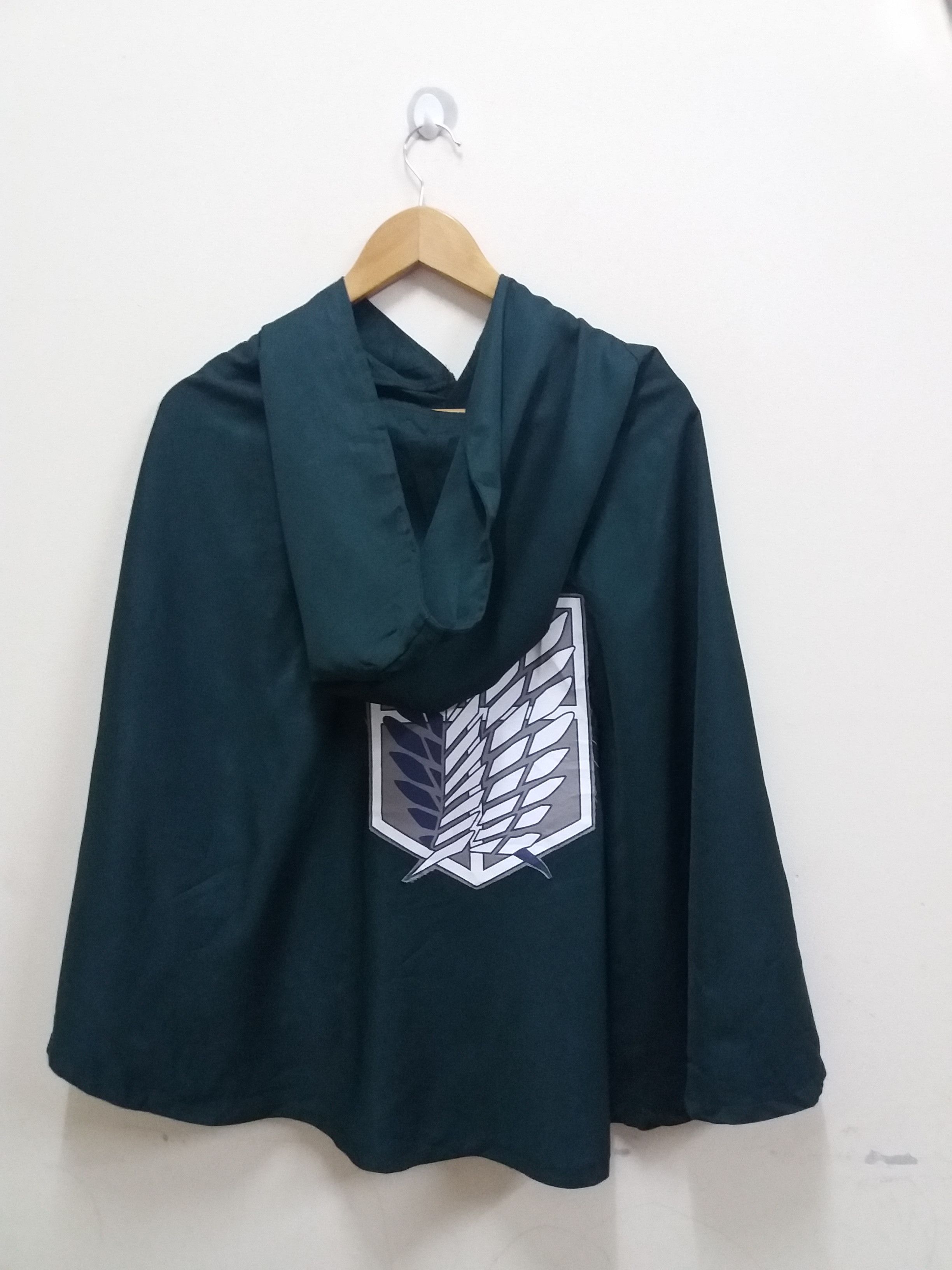 Cartoon Network Attack On Titan anime cloaks Mikasa Ackerman Cosplay/Akira Size US M / EU 48-50 / 2 - 5 Thumbnail