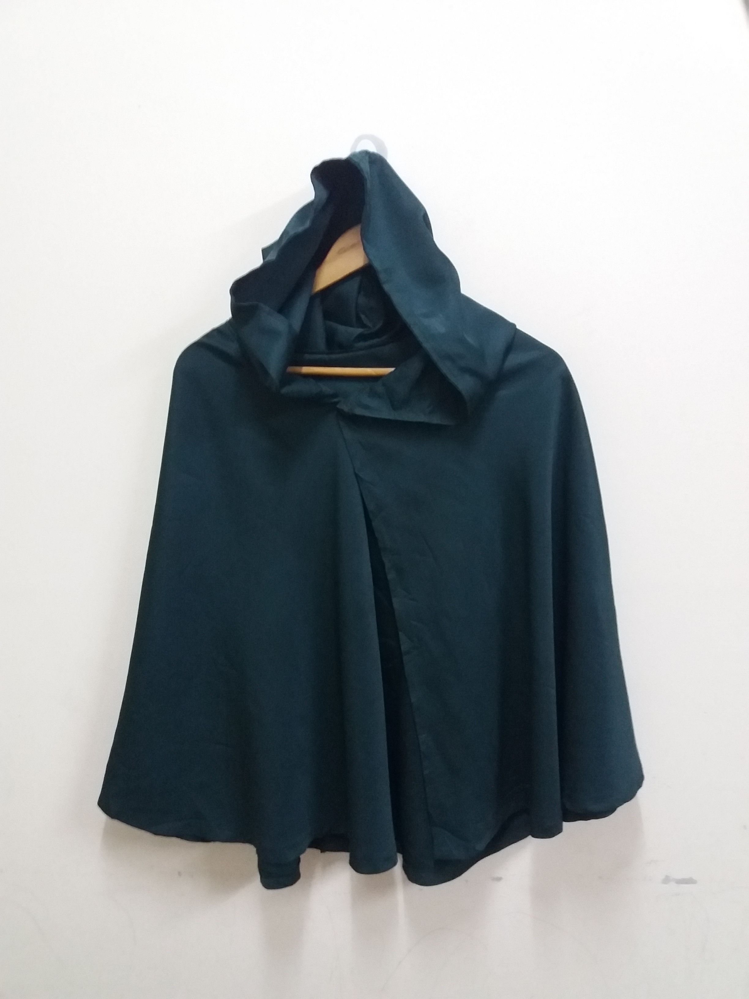 Cartoon Network Attack On Titan anime cloaks Mikasa Ackerman Cosplay/Akira Size US M / EU 48-50 / 2 - 9 Thumbnail
