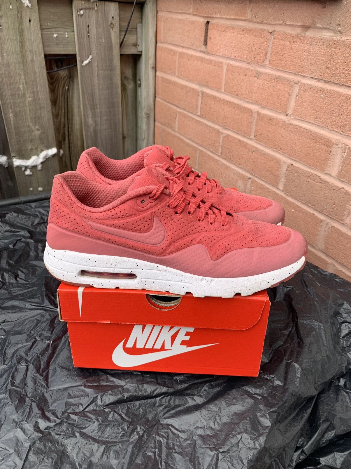 Nike Air Max 1 Ultra Moire Low Red | White Size US 11 / EU 44 - 1 Thumbnail