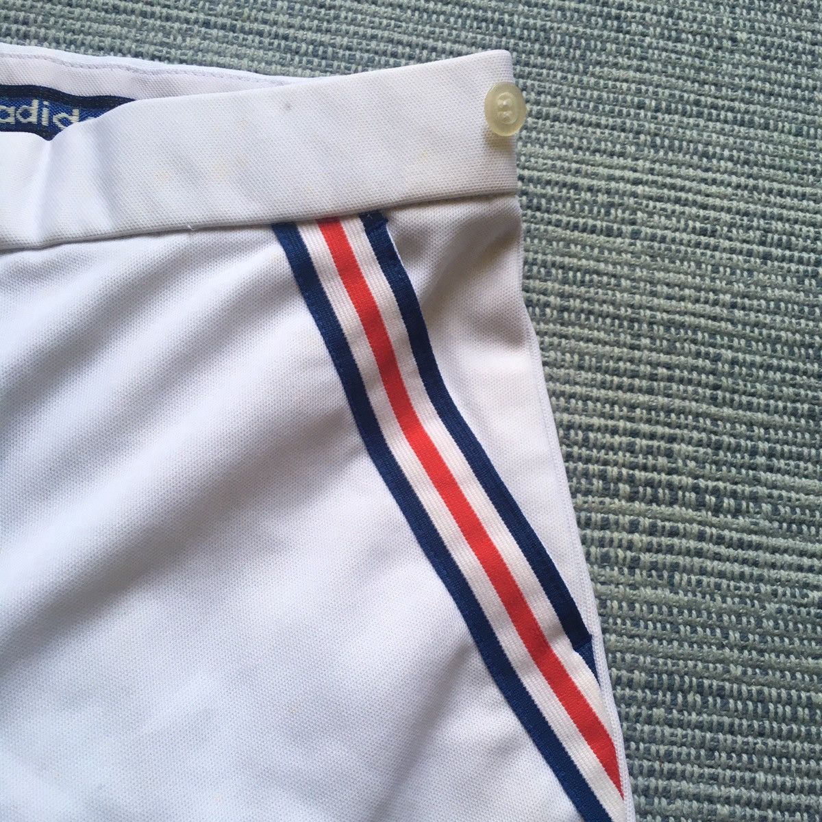 Adidas vintage adidas short Size US 28 / EU 44 - 3 Thumbnail