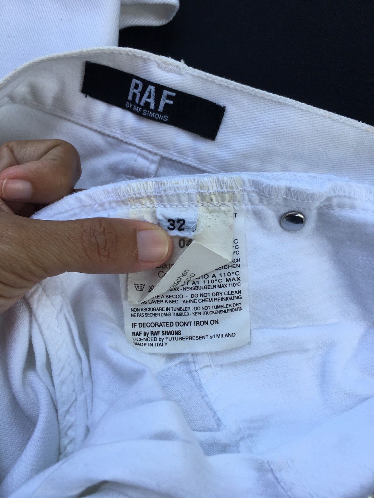 Raf by Raf Simons Rare Raf by Raf Simons Slim Fit White Denim/ Jeans Size US 32 / EU 48 - 22 Thumbnail