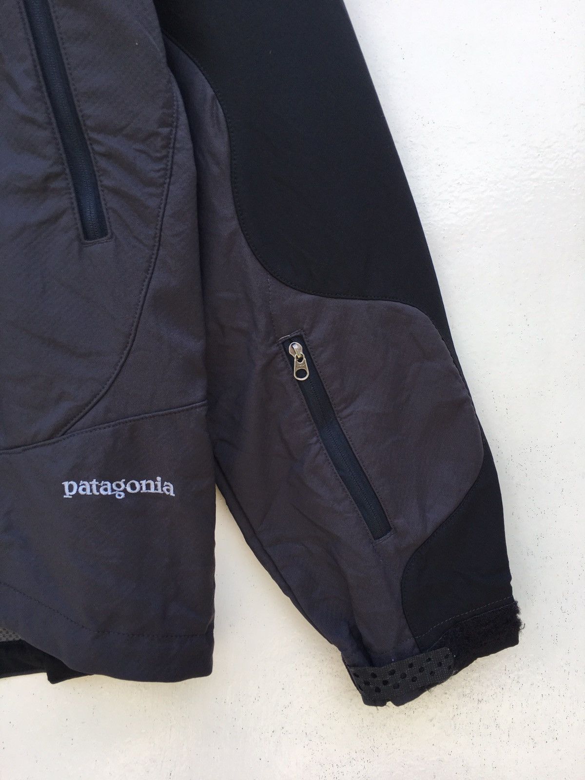 Patagonia Rare Patagonia Hooded Windbreaker Size US L / EU 52-54 / 3 - 5 Thumbnail