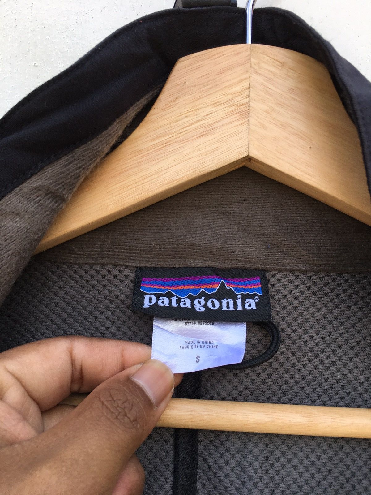 Patagonia Rare Patagonia Hooded Windbreaker Size US L / EU 52-54 / 3 - 10 Thumbnail
