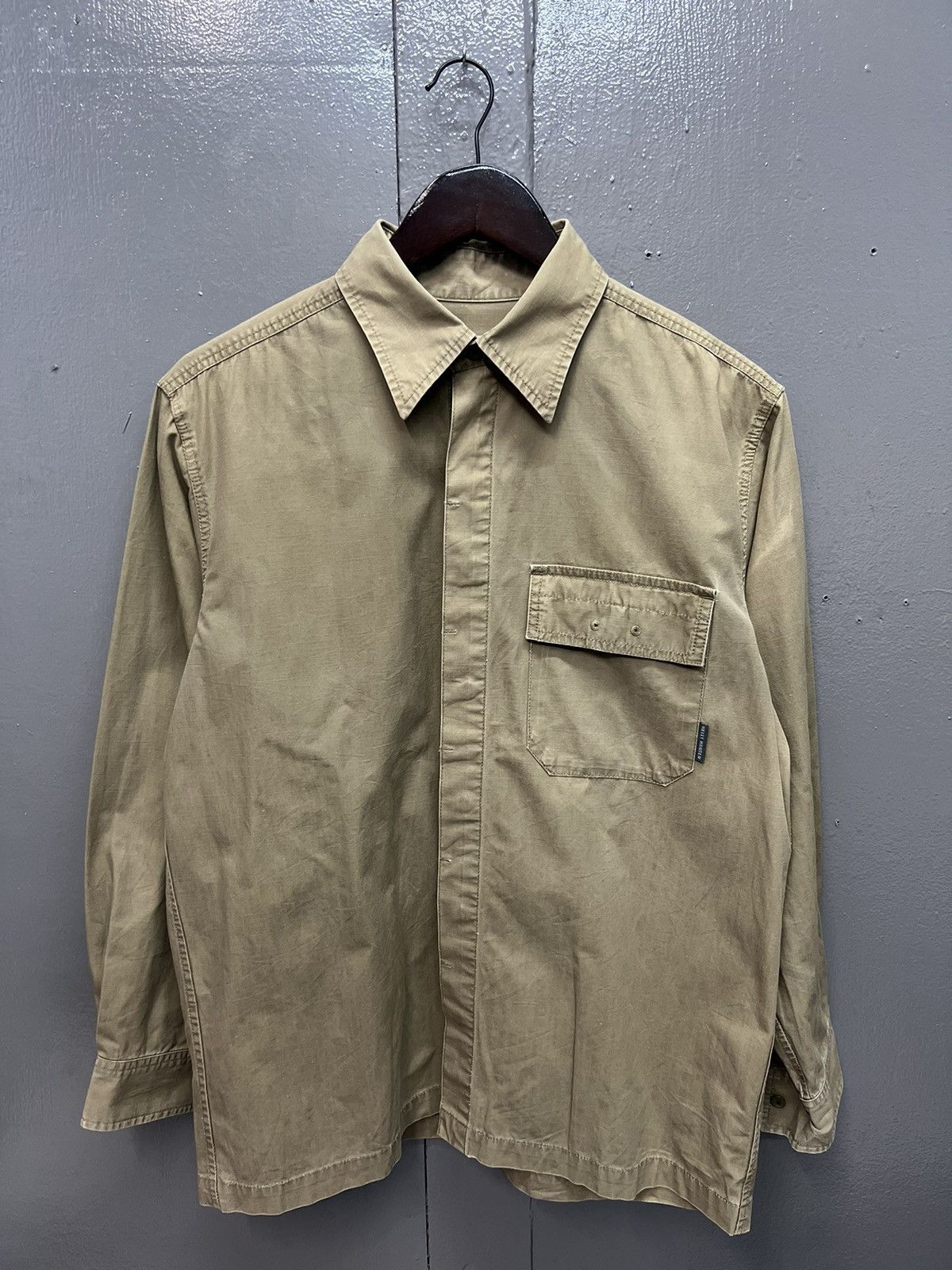HELLY HENSEN BUTTON UP SHIRT