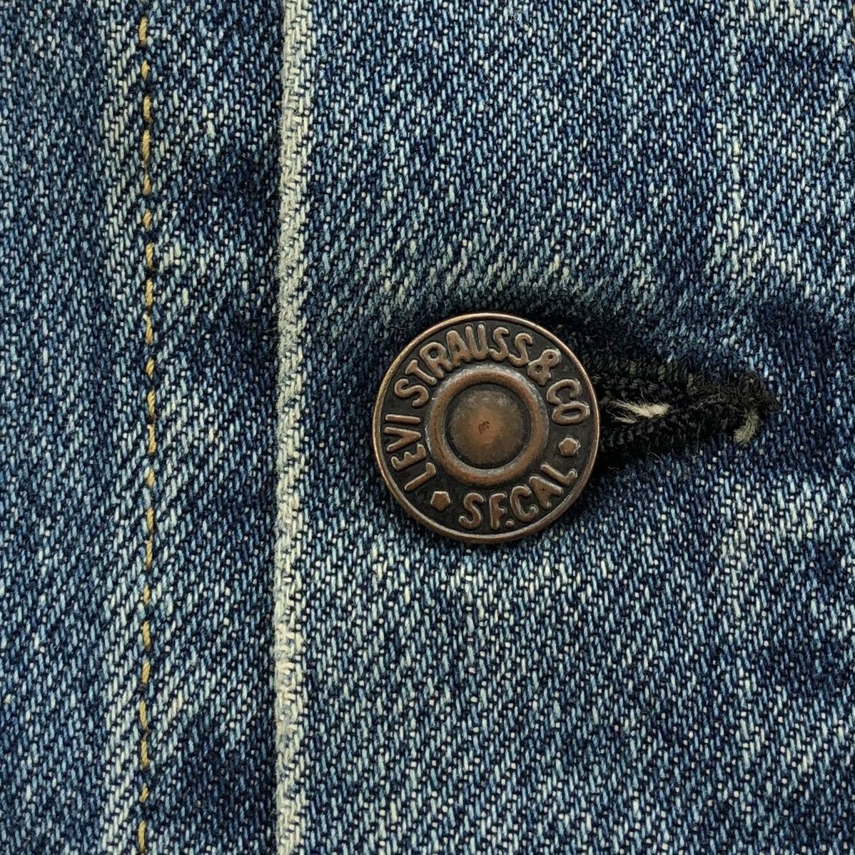 Levi's Vintage Clothing Vintage Levis Trucker Denim Big E 557 LVC 90s Japan Size US M / EU 48-50 / 2 - 10 Thumbnail