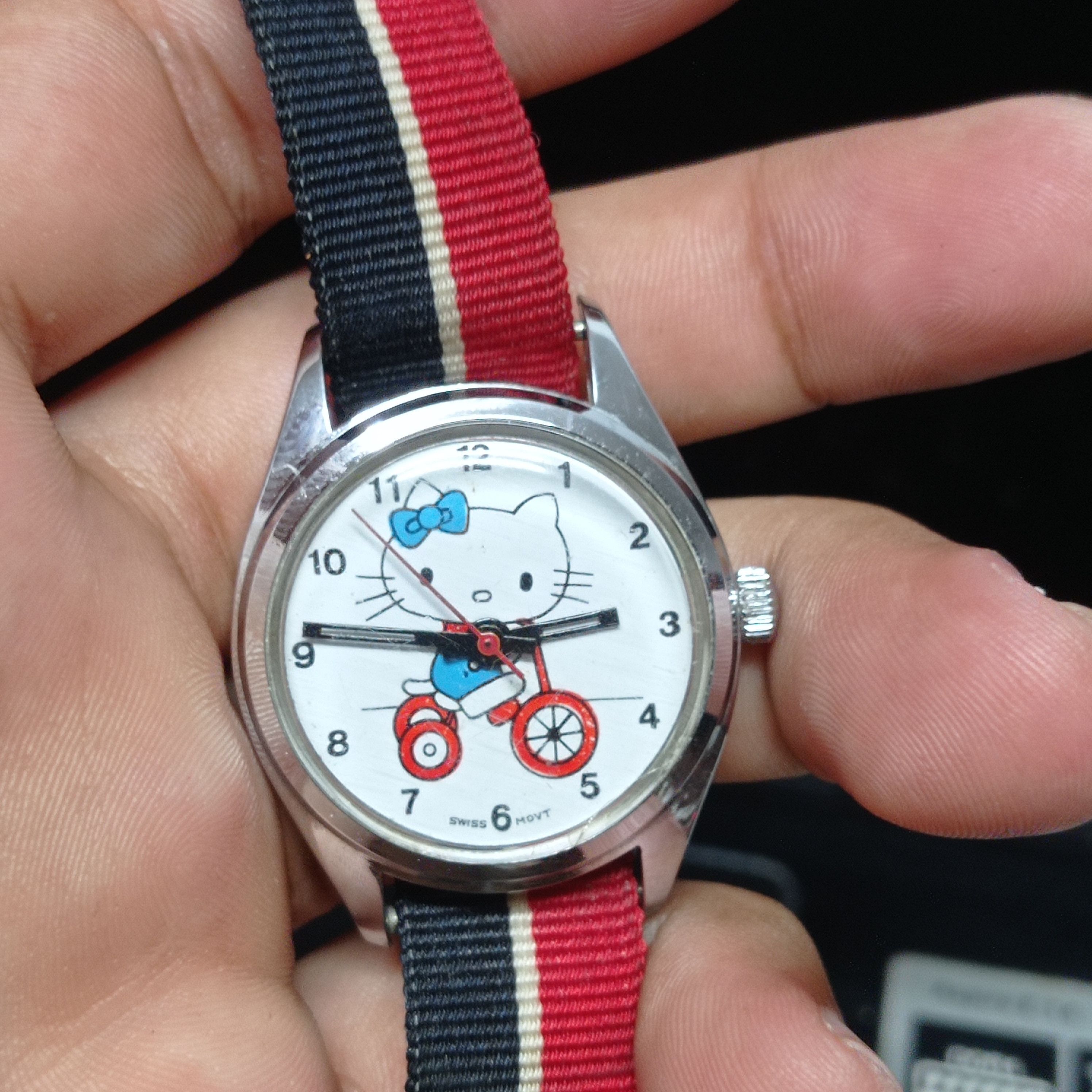 Japanese Brand × Vintage Vintage LADIES HELLO KITTY WATCH (Swiss Movement) Size ONE SIZE - 2 Thumbnail