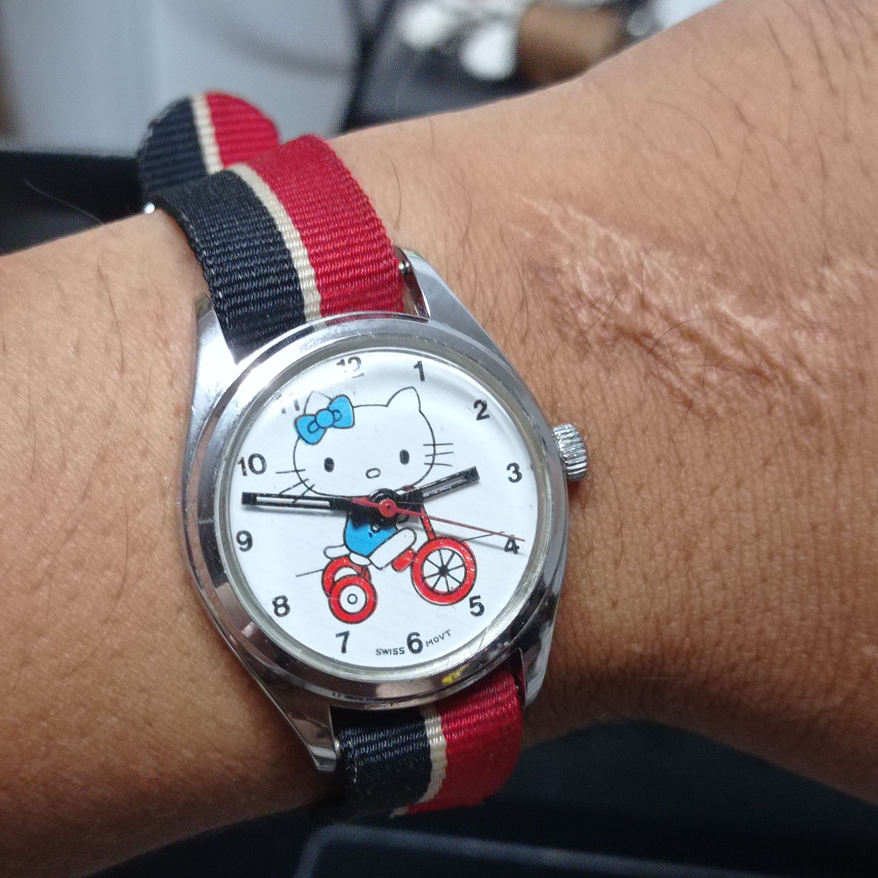 Japanese Brand × Vintage Vintage LADIES HELLO KITTY WATCH (Swiss Movement) Size ONE SIZE - 9 Thumbnail