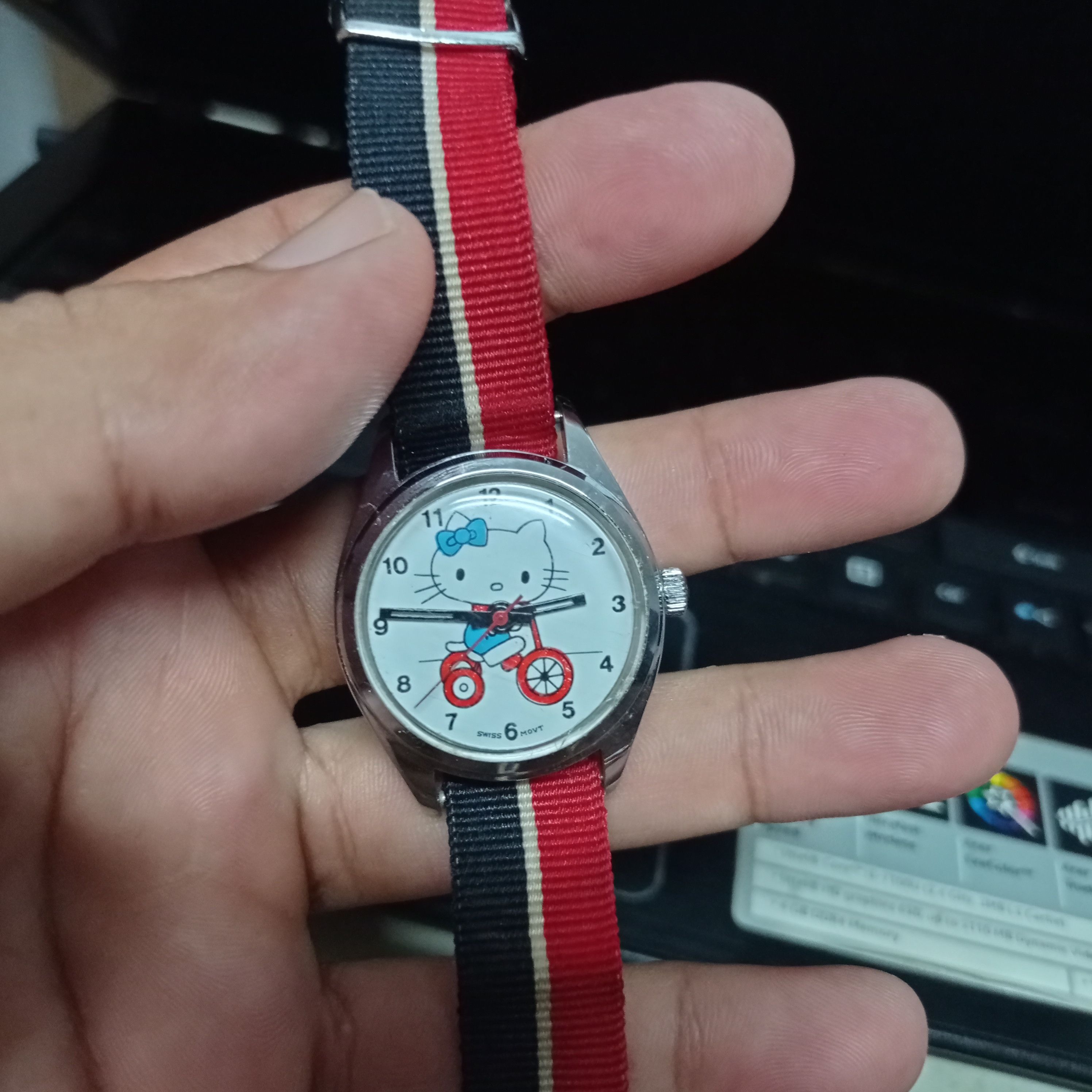 Japanese Brand × Vintage Vintage LADIES HELLO KITTY WATCH (Swiss Movement) Size ONE SIZE - 6 Thumbnail