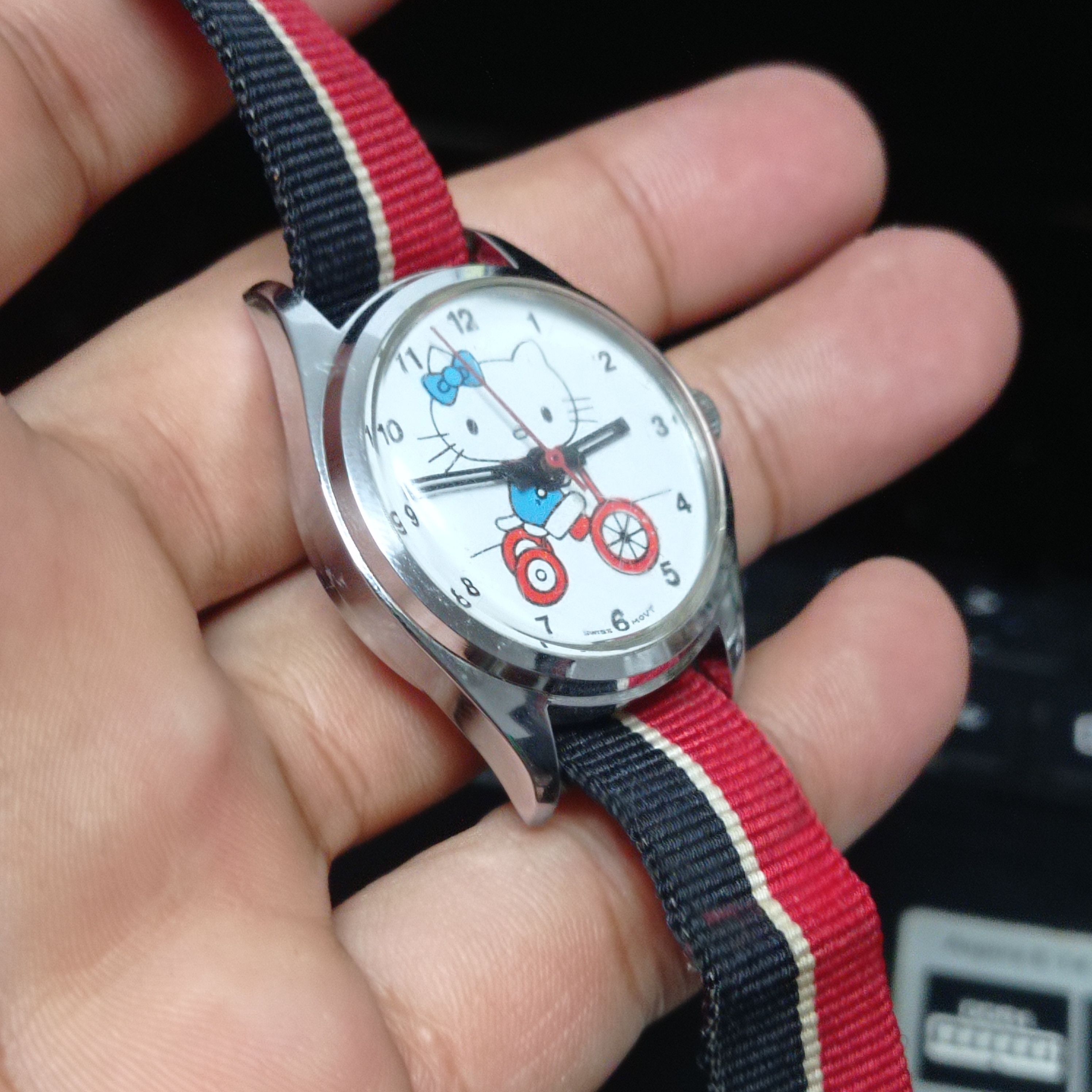 Japanese Brand × Vintage Vintage LADIES HELLO KITTY WATCH (Swiss Movement) Size ONE SIZE - 3 Thumbnail