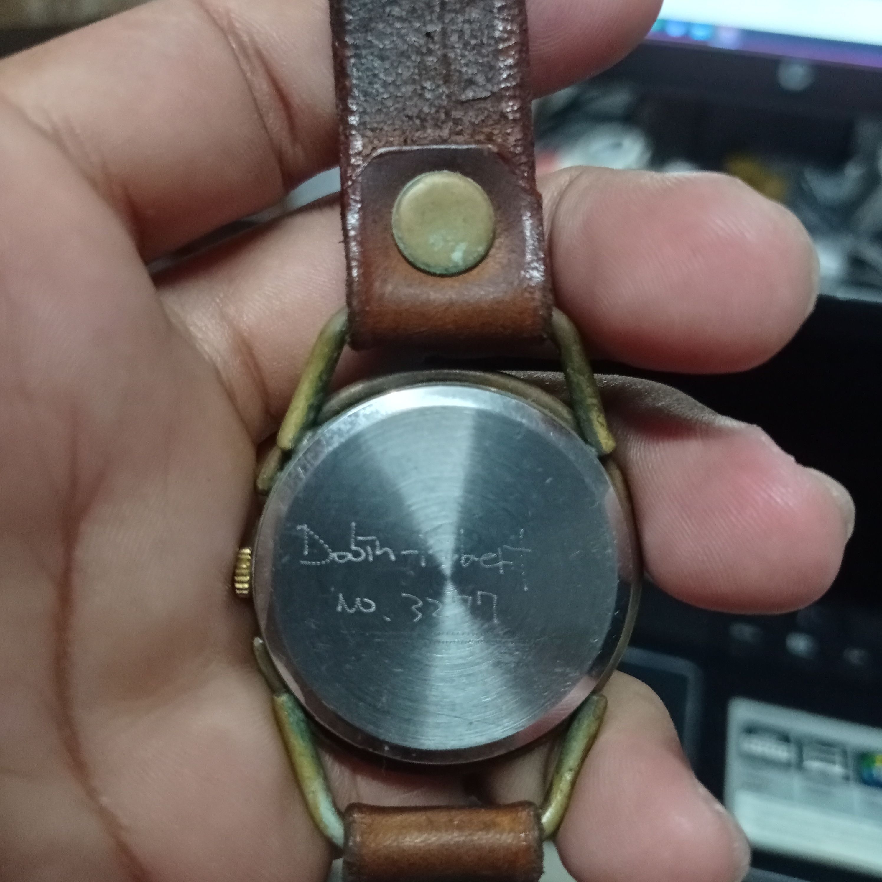 Japanese Brand Vintage Retro Watch by Dobin Robert (No.3277). Japan Retro Size ONE SIZE - 3 Thumbnail