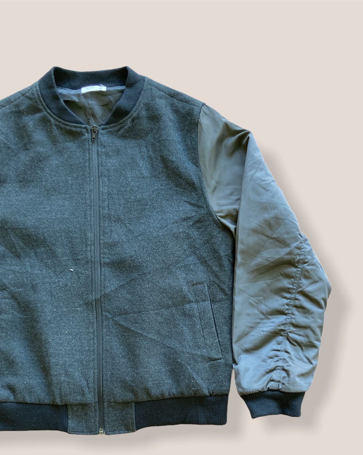 IGNIO PLAIN VARSITY JACKET