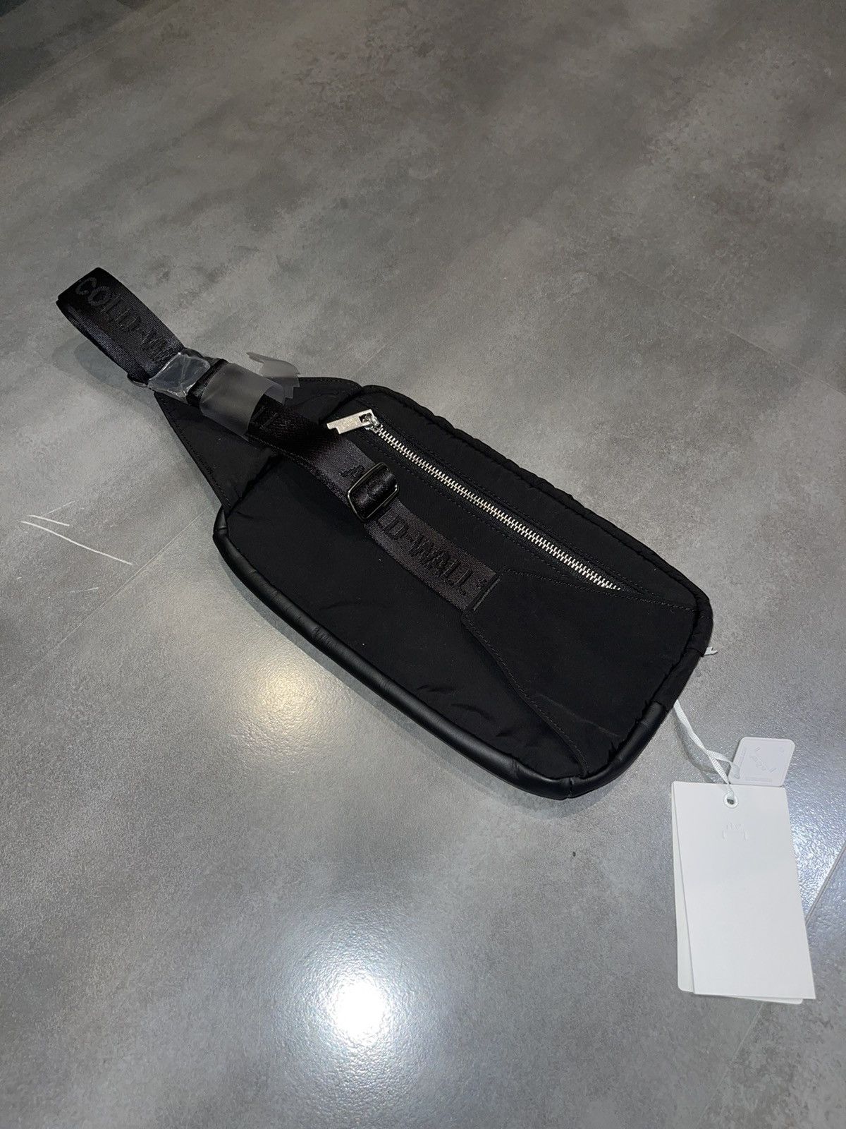 A-COLD-WALL* DS! A Cold Wall Small Logo Black Leather Belt Bag Size ONE SIZE - 4 Thumbnail