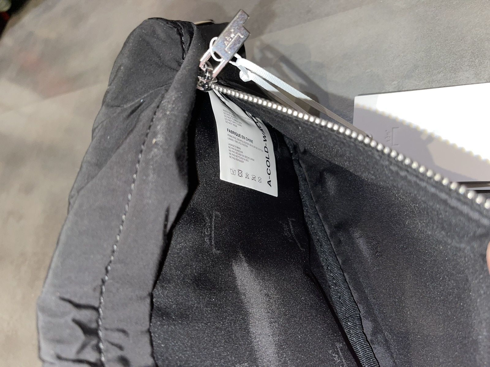 A-COLD-WALL* DS! A Cold Wall Small Logo Black Leather Belt Bag Size ONE SIZE - 11 Thumbnail