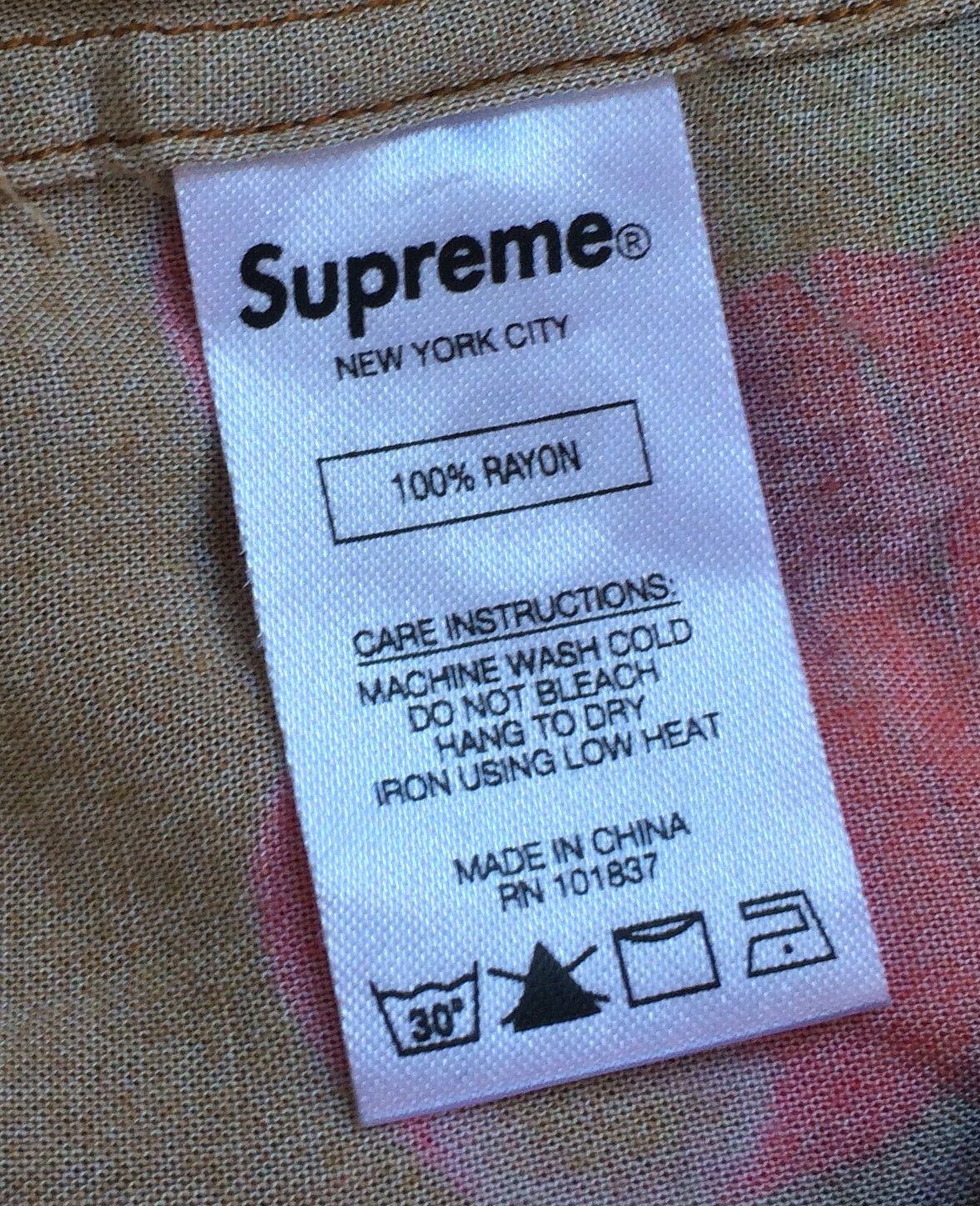 Supreme S/S 2019 Supreme Cherry Rayon size small Size US S / EU 44-46 / 1 - 4 Thumbnail