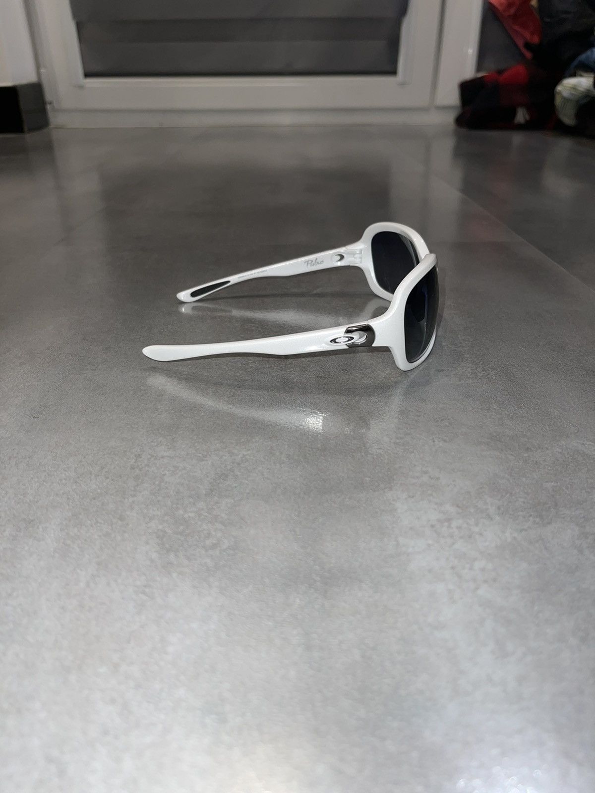 Oakley Oakley OO9198-15 "Pulse" White Sunglasses Size ONE SIZE - 7 Thumbnail