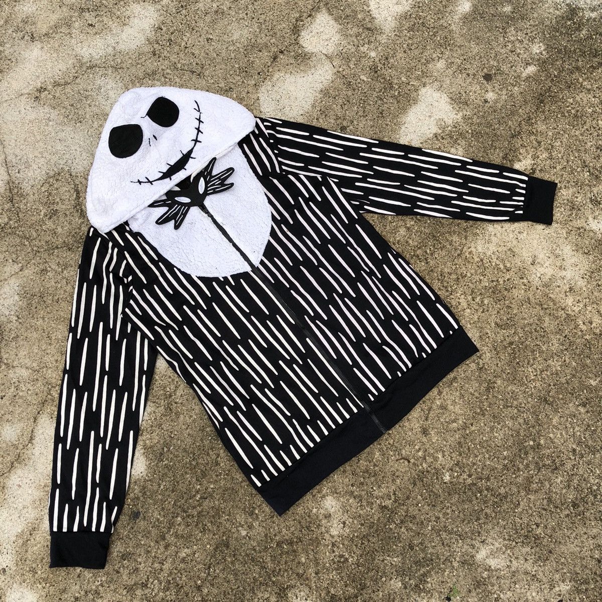 Vintage 🔥Rare🔥Nightmare Before Christmas Skulls AOP Zipper Hoodie Size US S / EU 44-46 / 1 - 1 Thumbnail
