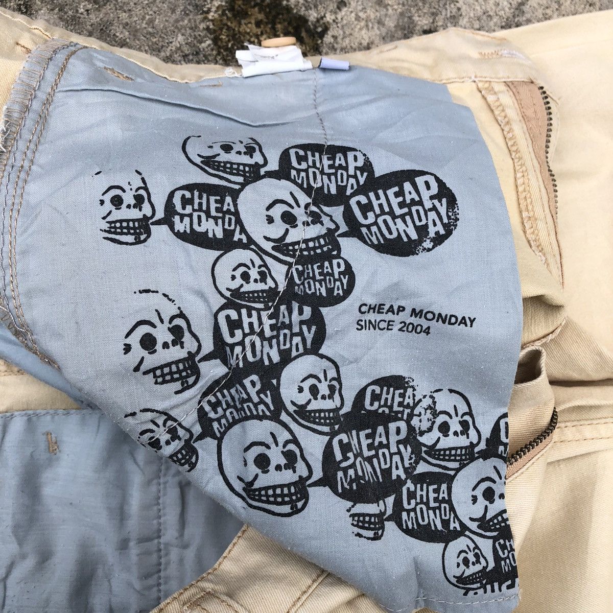 Cheap Monday × Japanese Brand × Vintage Rare Vintage Cheap Monday Slim Chino French Sand Khakis Pant Size US 36 / EU 52 - 16 Thumbnail