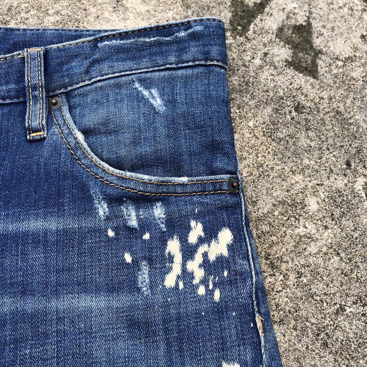 Dsquared2 × Vintage 🔥Sick🔥🇮🇹Dsquared2 Sexy Twist Distress Rips Bleach Skinny Jean Size US 33 - 13 Thumbnail