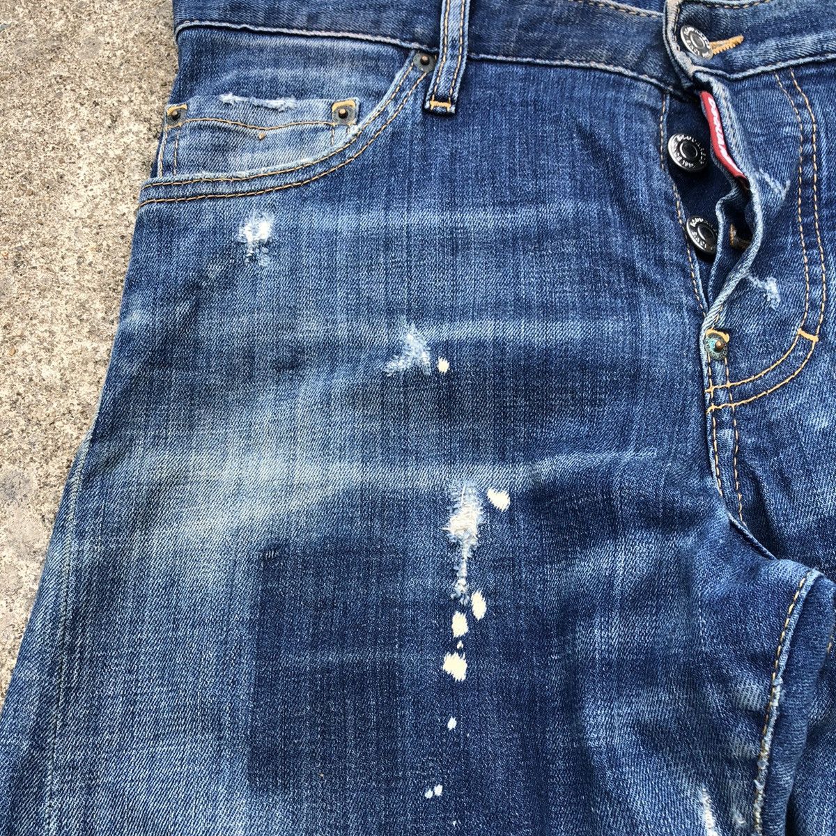 Dsquared2 × Vintage 🔥Sick🔥🇮🇹Dsquared2 Sexy Twist Distress Rips Bleach Skinny Jean Size US 33 - 14 Thumbnail