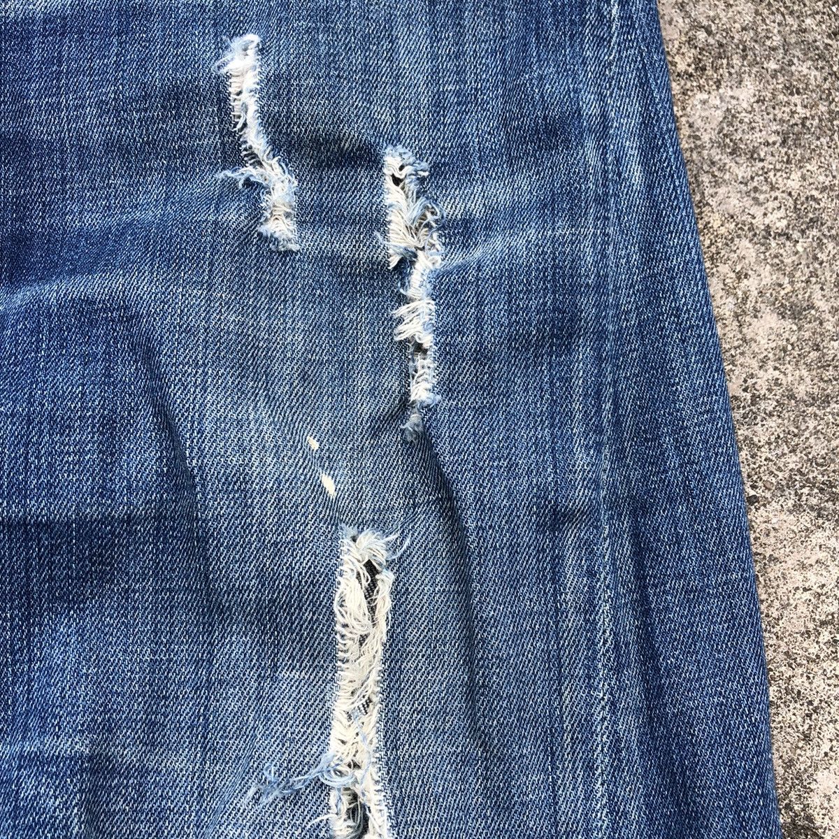 Dsquared2 × Vintage 🔥Sick🔥🇮🇹Dsquared2 Sexy Twist Distress Rips Bleach Skinny Jean Size US 33 - 12 Thumbnail