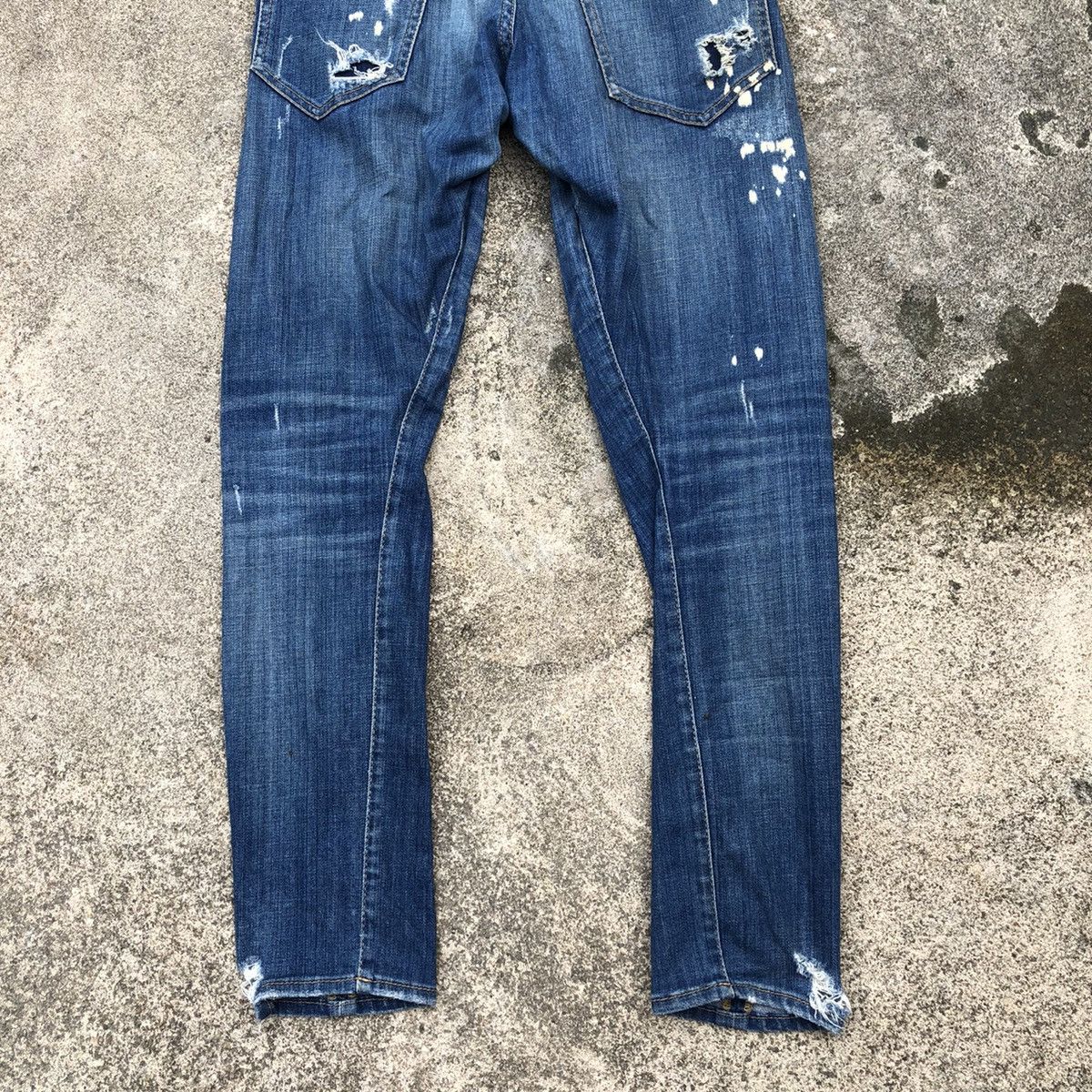 Dsquared2 × Vintage 🔥Sick🔥🇮🇹Dsquared2 Sexy Twist Distress Rips Bleach Skinny Jean Size US 33 - 7 Thumbnail
