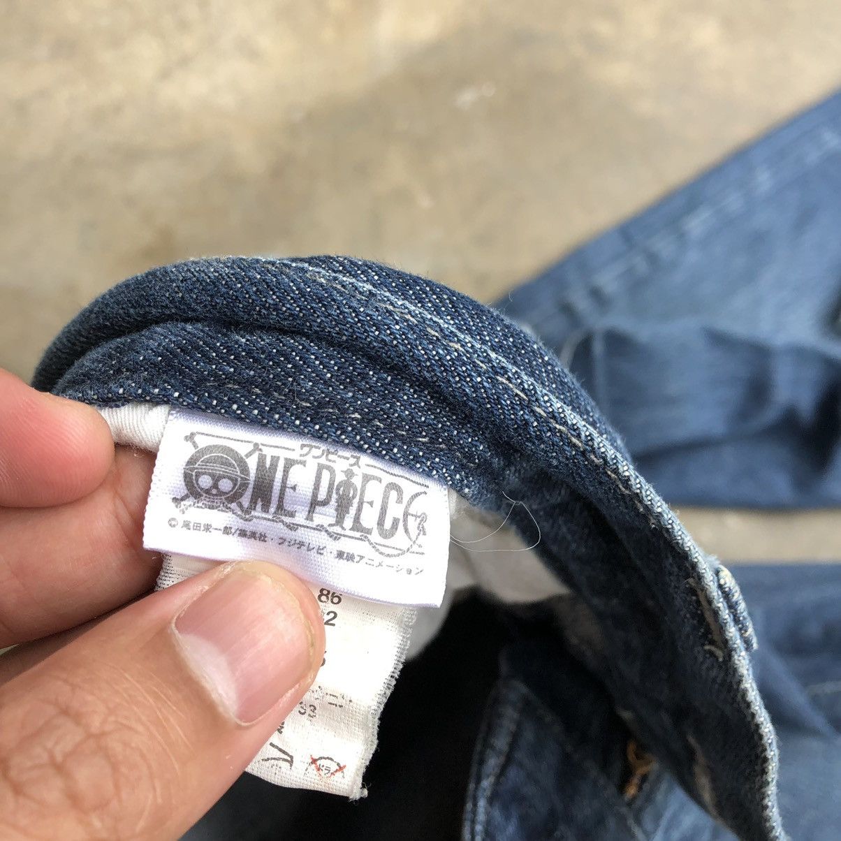Anime × One Piece 🔥Rare🔥One Piece Blue Wash Skull Logo With Quotes Denim Jeans Size US 33 - 17 Thumbnail
