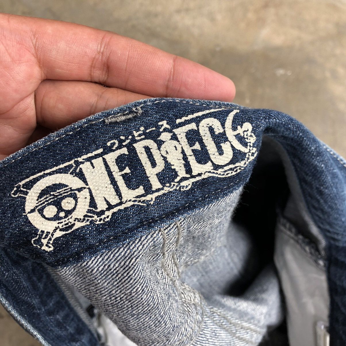 Anime × One Piece 🔥Rare🔥One Piece Blue Wash Skull Logo With Quotes Denim Jeans Size US 33 - 15 Thumbnail