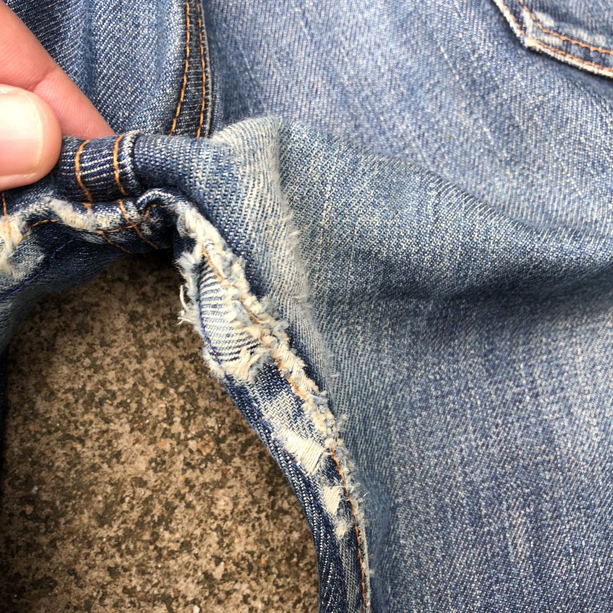 Levi's × Levi's Vintage Clothing 🔥Thrash🔥Lot 509 Levis Blue Wash Distress Denim Jeans Size US 32 / EU 48 - 10 Thumbnail