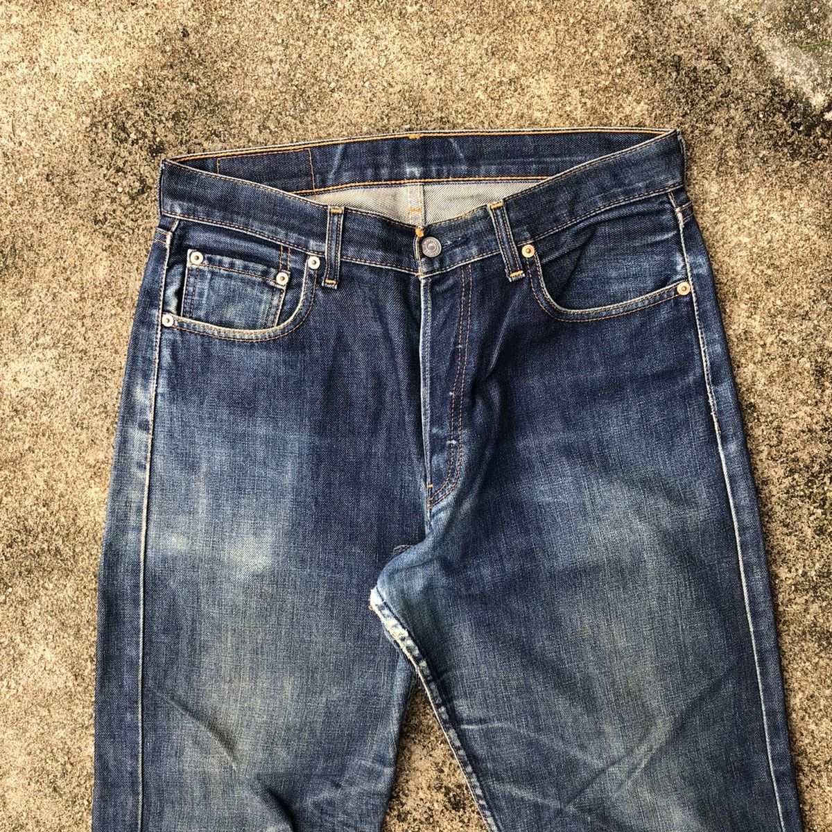 Levi's × Levi's Vintage Clothing 🔥Thrash🔥Lot 509 Levis Blue Wash Distress Denim Jeans Size US 32 / EU 48 - 2 Thumbnail