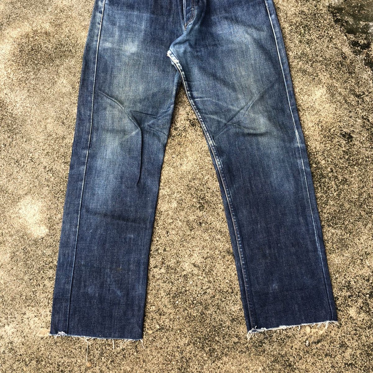 Levi's × Levi's Vintage Clothing 🔥Thrash🔥Lot 509 Levis Blue Wash Distress Denim Jeans Size US 32 / EU 48 - 3 Thumbnail