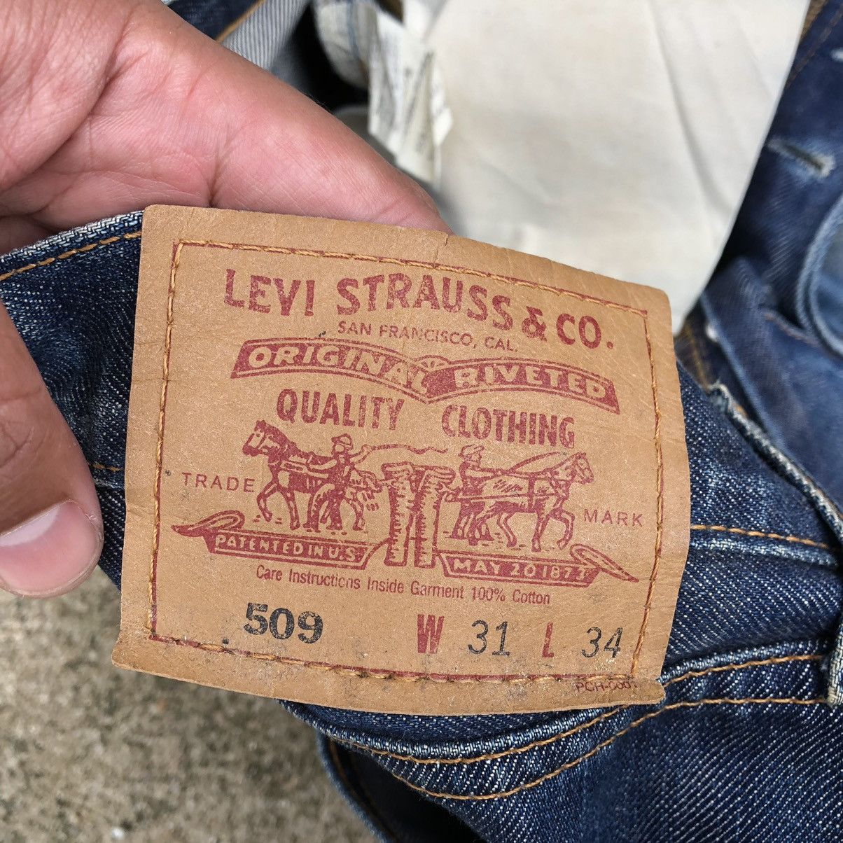 Levi's × Levi's Vintage Clothing 🔥Thrash🔥Lot 509 Levis Blue Wash Distress Denim Jeans Size US 32 / EU 48 - 17 Thumbnail