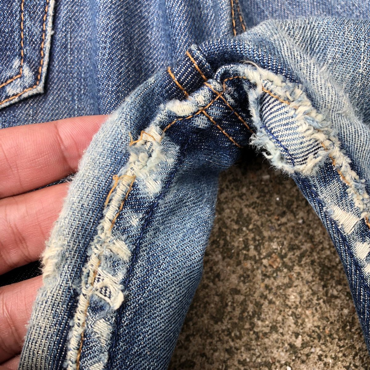 Levi's × Levi's Vintage Clothing 🔥Thrash🔥Lot 509 Levis Blue Wash Distress Denim Jeans Size US 32 / EU 48 - 11 Thumbnail