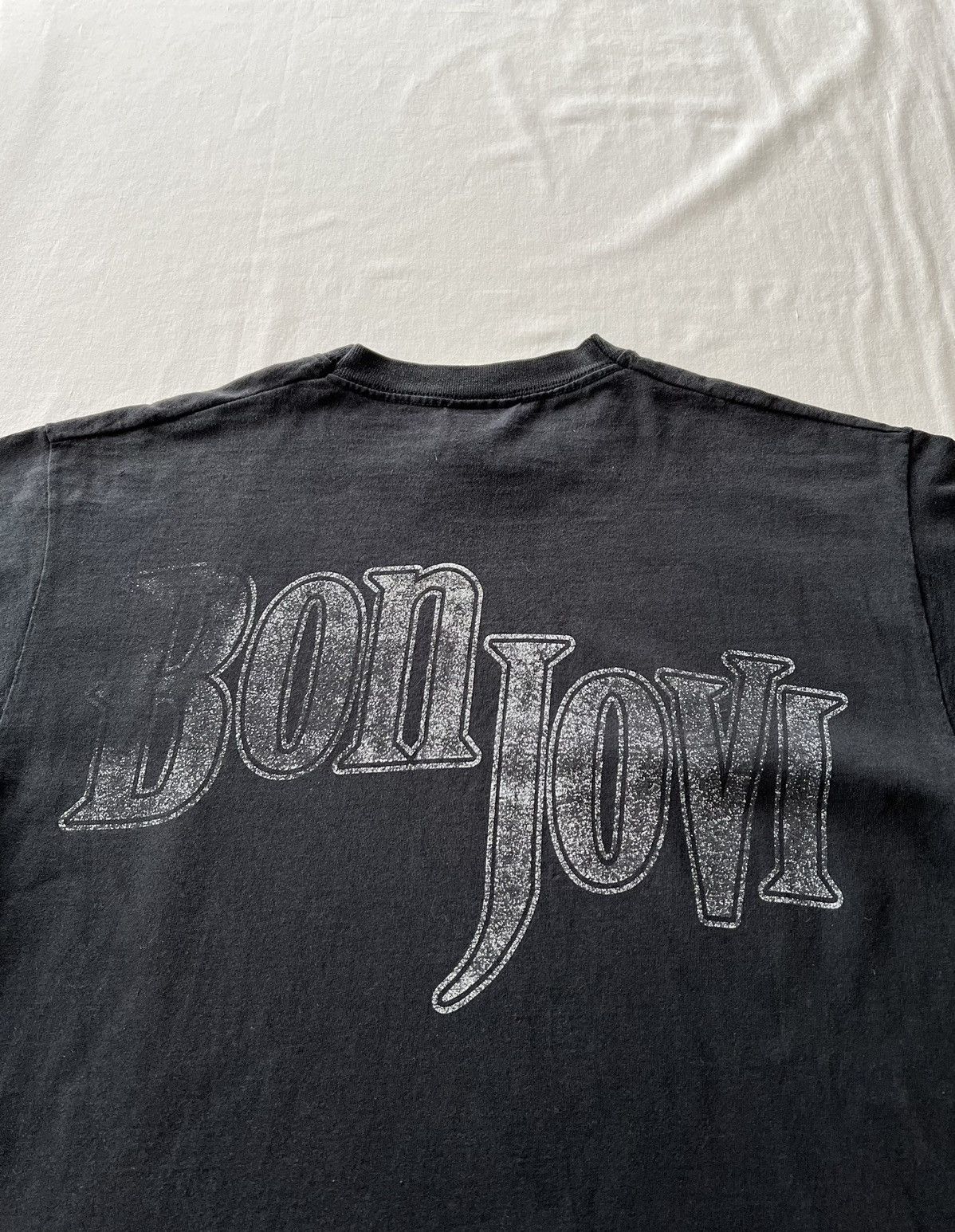 Band Tees Vintage 2000s Bon Jovi Big Face Black Tee (Van Halen) Size US S / EU 44-46 / 1 - 11 Thumbnail