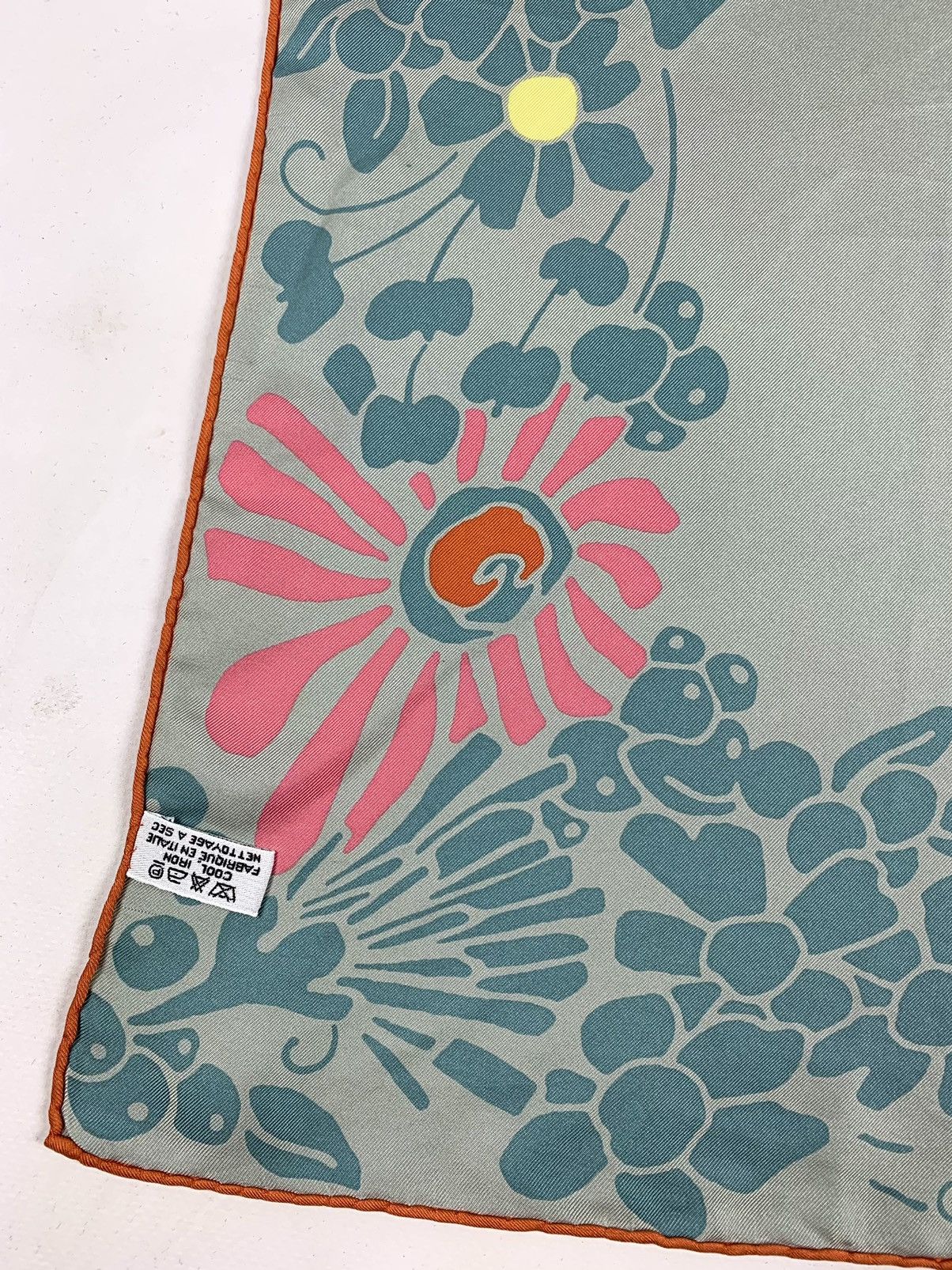 Nina Ricci Nina Ricci 100% Silk Scarf Made In Italy Kids Playing Size ONE SIZE - 9 Thumbnail