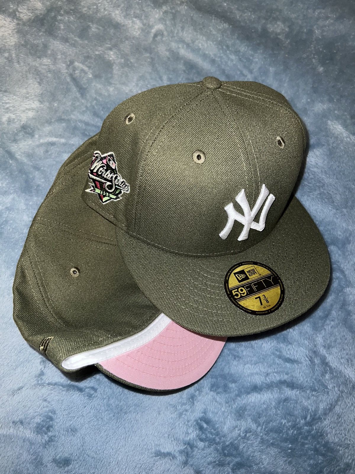 New selling Era New York Yankees NYY Pink Bottom Worn Once Size 7 3/8