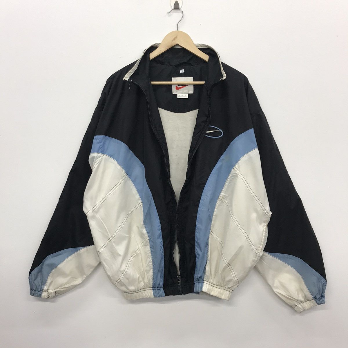 Nike × Vintage Rare!! Vintage Nike Big Logo Embroidery Windbreaker Jackets Size US XL / EU 56 / 4 - 12 Thumbnail