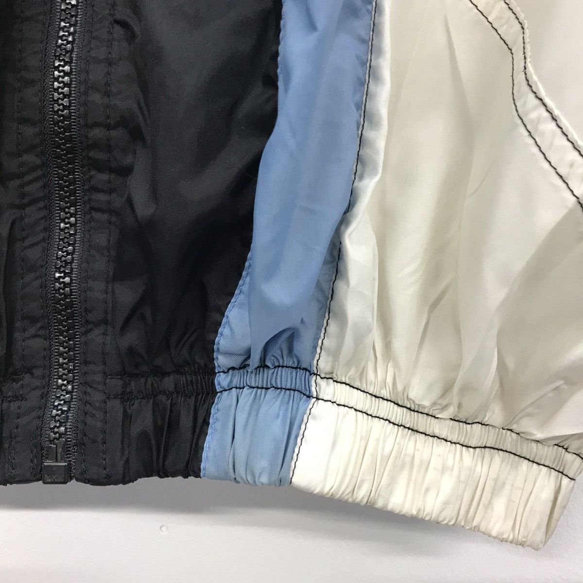 Nike × Vintage Rare!! Vintage Nike Big Logo Embroidery Windbreaker Jackets Size US XL / EU 56 / 4 - 7 Thumbnail