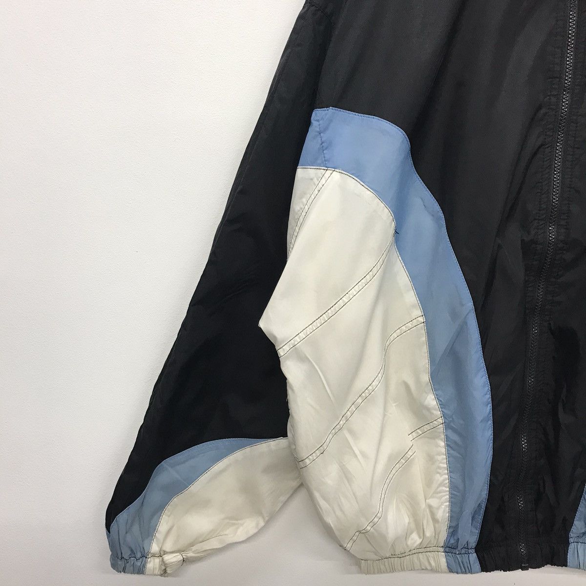 Nike × Vintage Rare!! Vintage Nike Big Logo Embroidery Windbreaker Jackets Size US XL / EU 56 / 4 - 6 Thumbnail