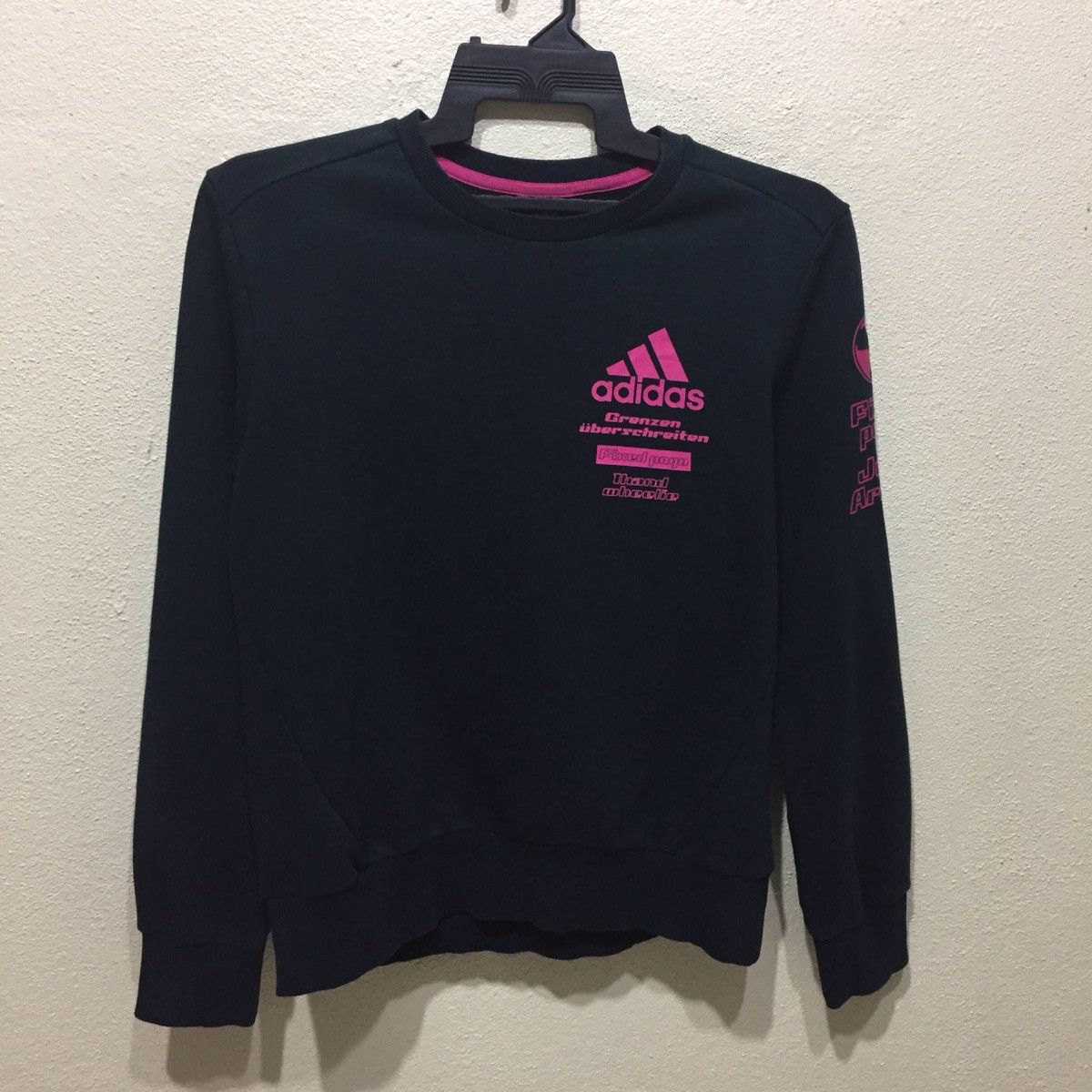 Adidas Sweatshirt Spellout Big Logo size M
