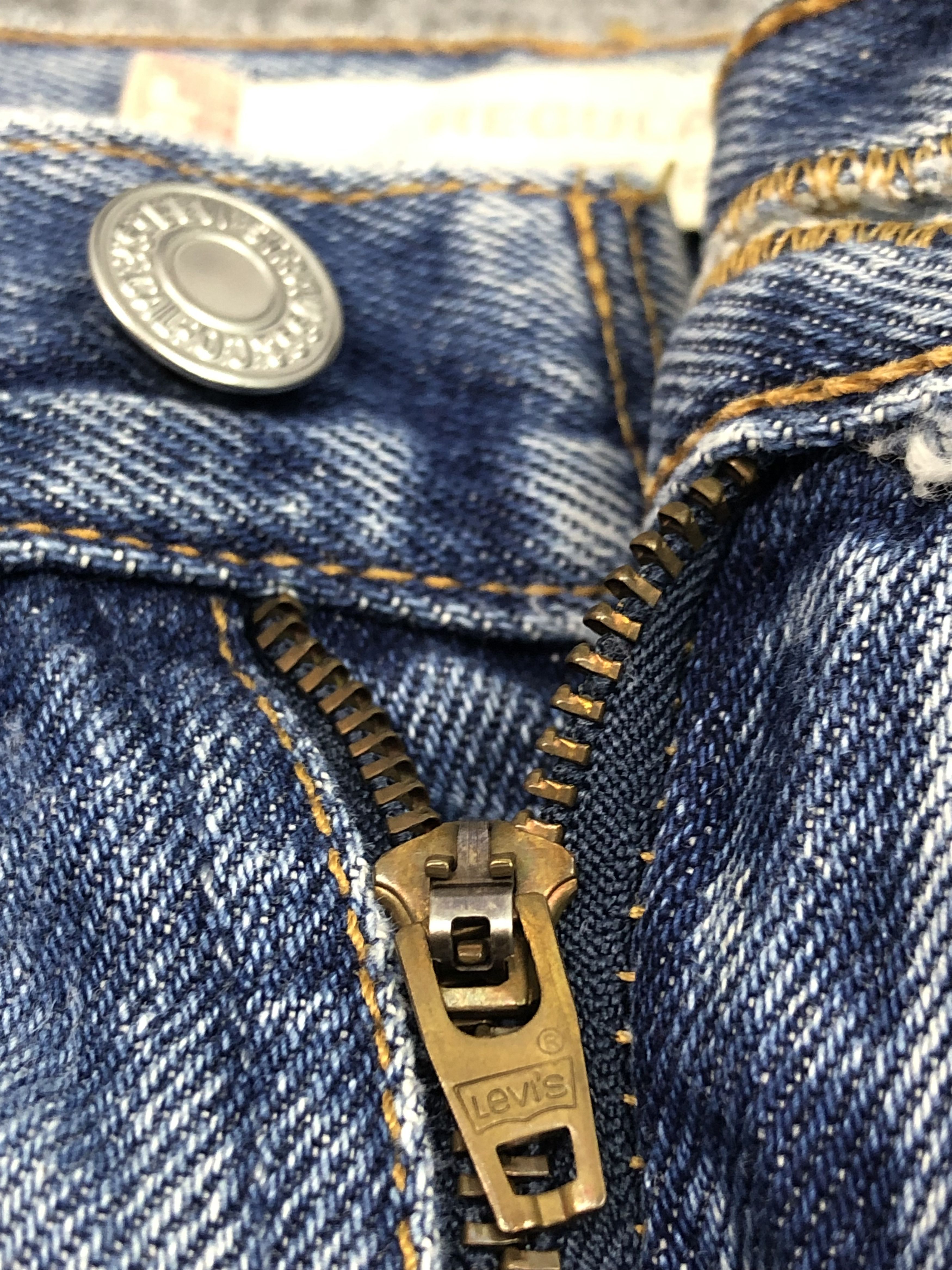 Levi's Vintage Levis 505 Jeans DP0401 Size US 34 / EU 50 - 8 Thumbnail