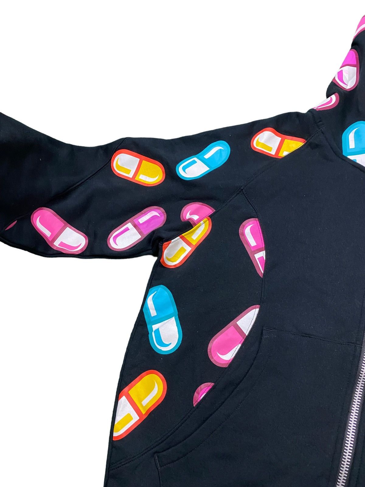 Kid Robot Vintage Kid Robot Limited Edition Kozik Pill Hoodie Zip Up Size US M / EU 48-50 / 2 - 3 Thumbnail