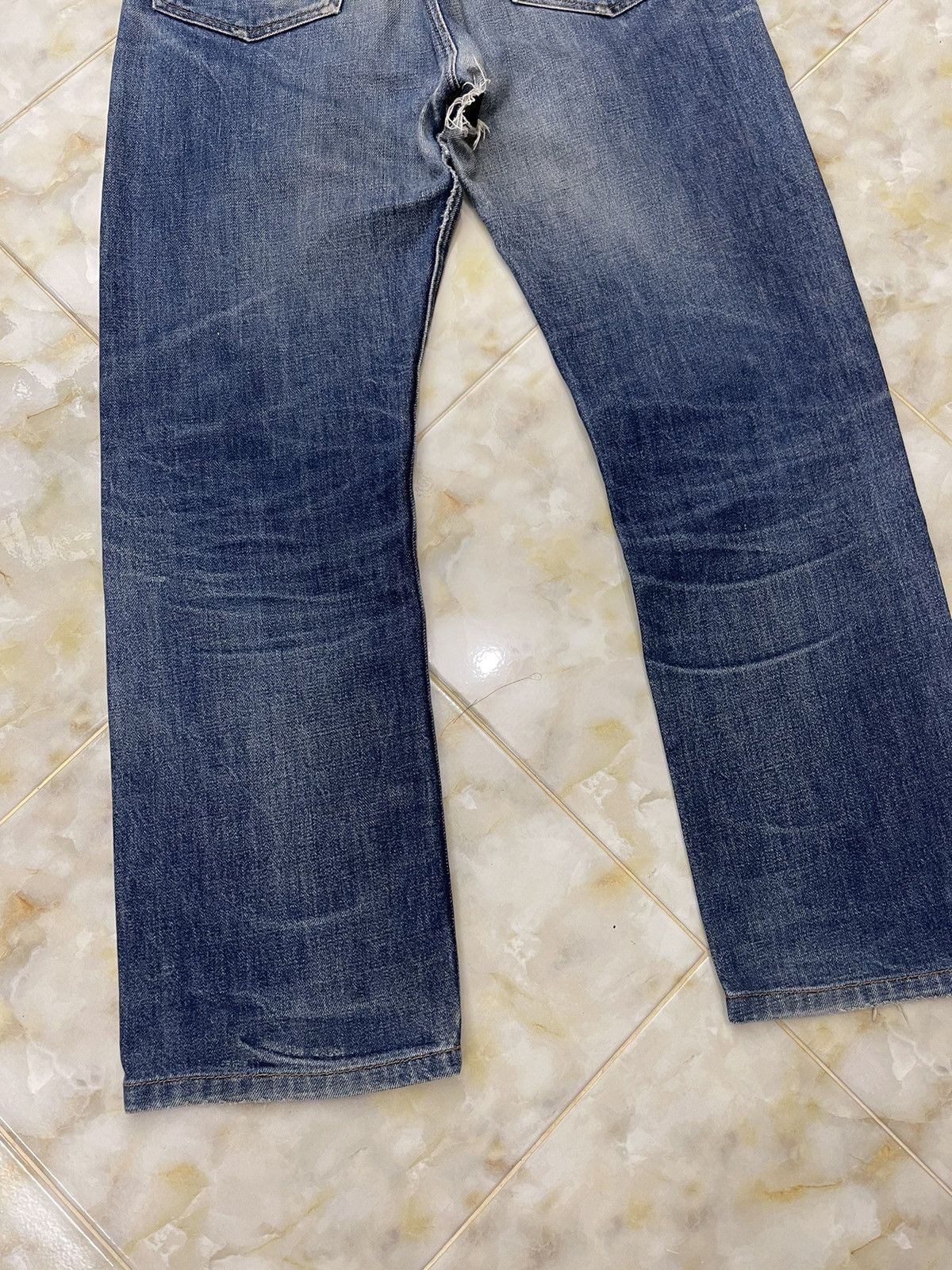 A.P.C. A.P.C Japan Distressed Denim Size US 32 / EU 48 - 14 Thumbnail